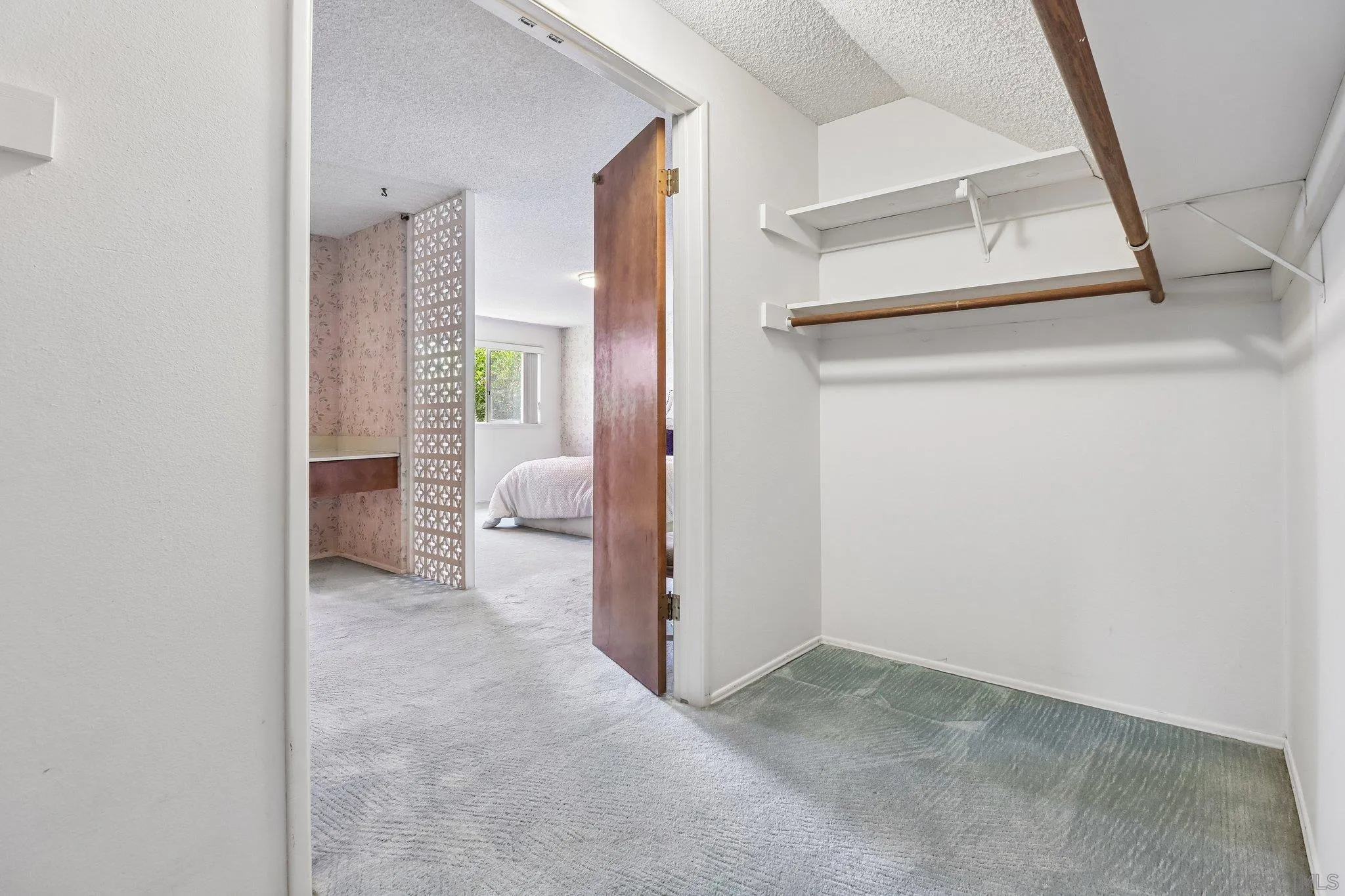 https://cdn.realtyfeed.com/cdn/127/260017595/05ea72568e902bc6630ec96089911b03.webp