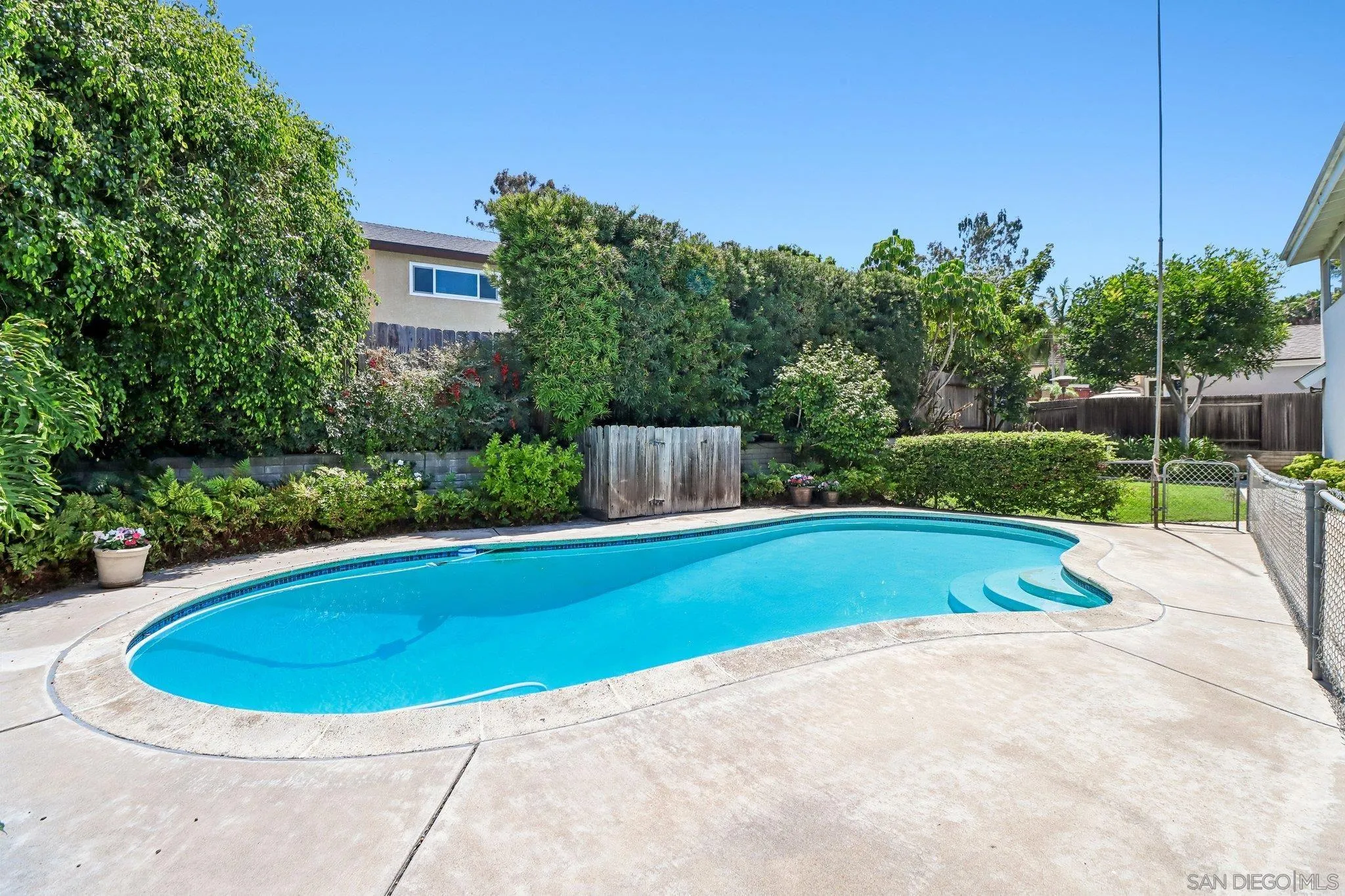 https://cdn.realtyfeed.com/cdn/127/260017595/0d7469637a984df719092cb1e8f9f1fa.webp