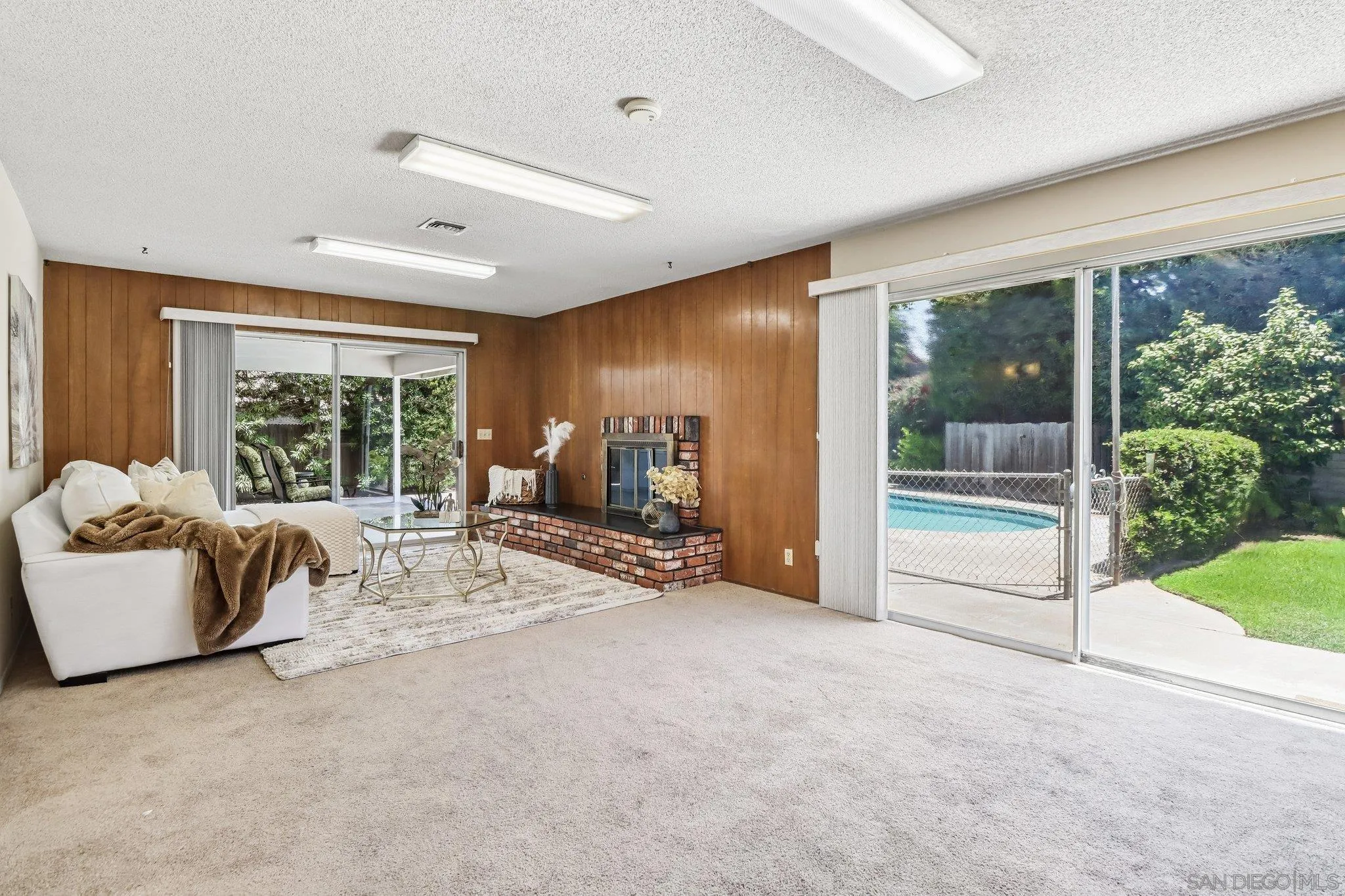 https://cdn.realtyfeed.com/cdn/127/260017595/6c72afe25995cb5740b2c0a11f7e1033.webp