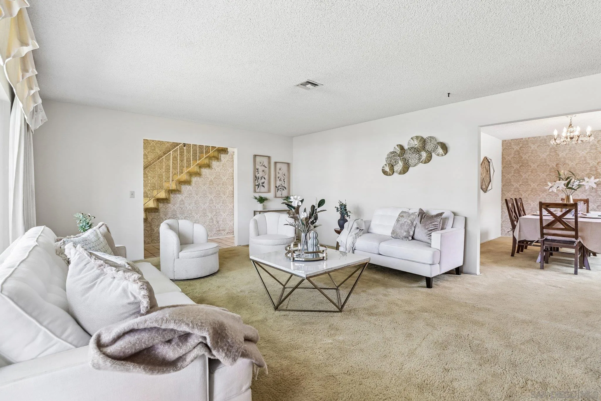 https://cdn.realtyfeed.com/cdn/127/260017595/8f2662d3e9fb088d63cbce926c46eb55.webp