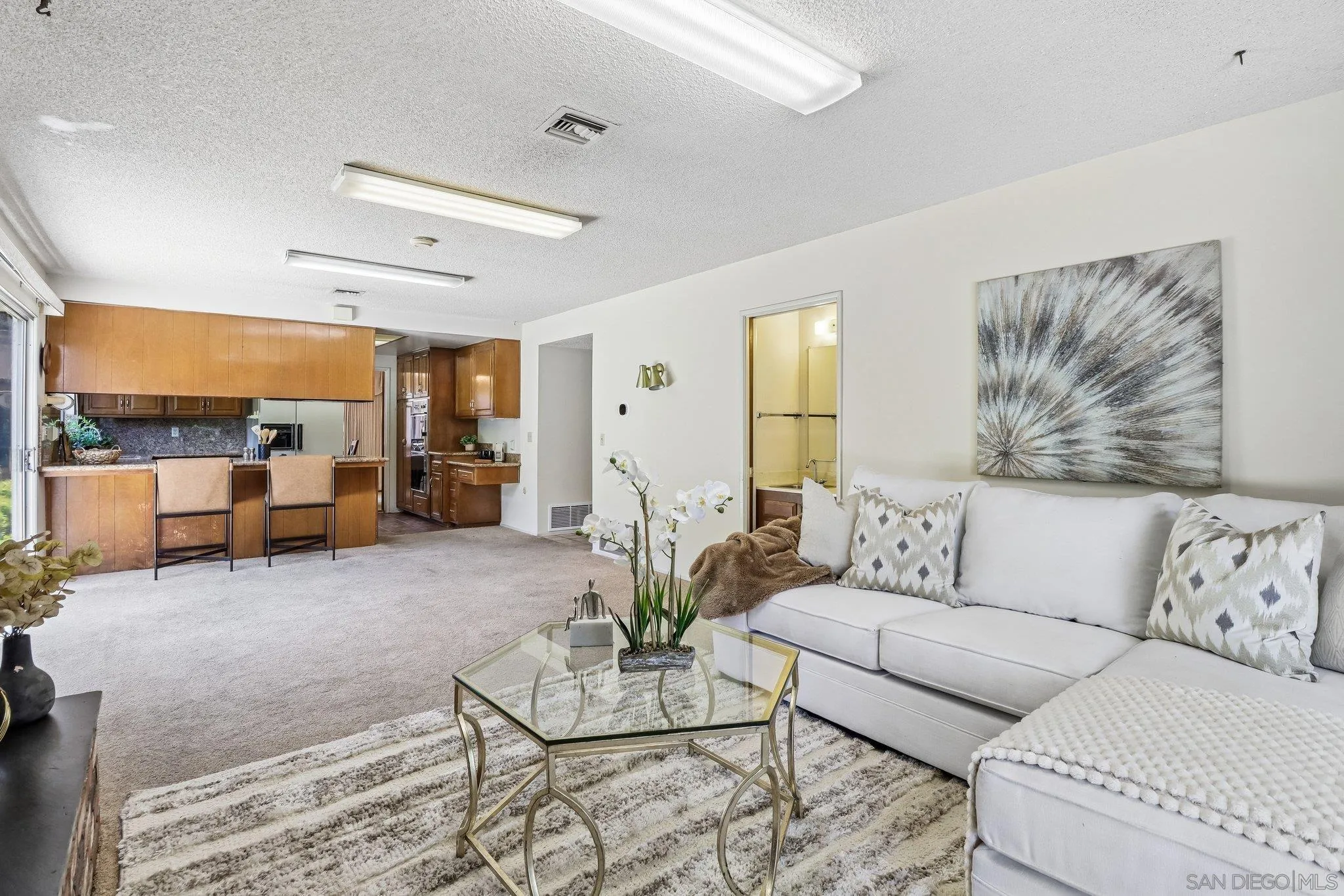 https://cdn.realtyfeed.com/cdn/127/260017595/999bb216eae42a8437286ab472ae95b1.webp