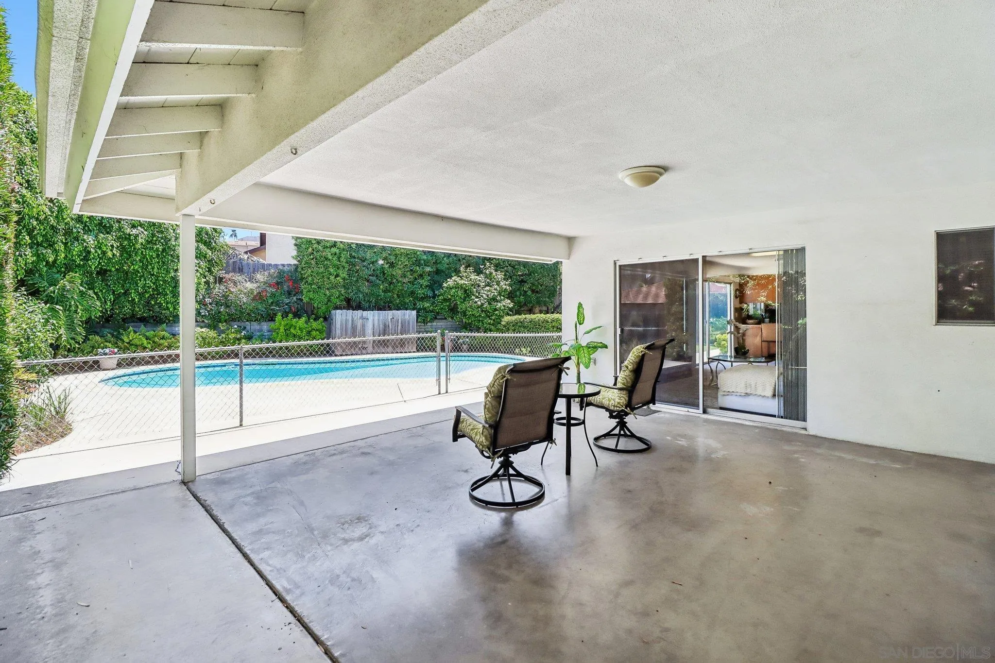 https://cdn.realtyfeed.com/cdn/127/260017595/ac2a170aad7289f4bca61ac81816ff80.webp