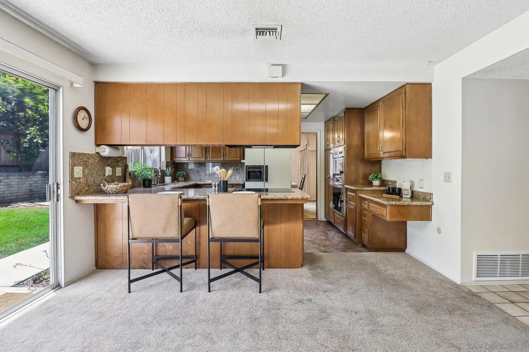 https://cdn.realtyfeed.com/cdn/127/260017595/d9b7ef412df64ab4dafba3fddf609763.webp