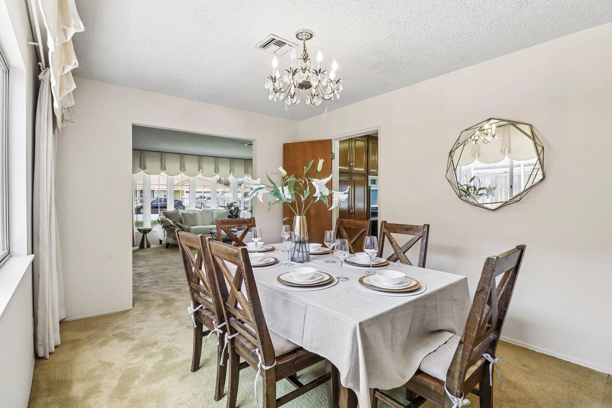 https://cdn.realtyfeed.com/cdn/127/260017595/f138b822c52a71815d49203fa9845fe2.webp