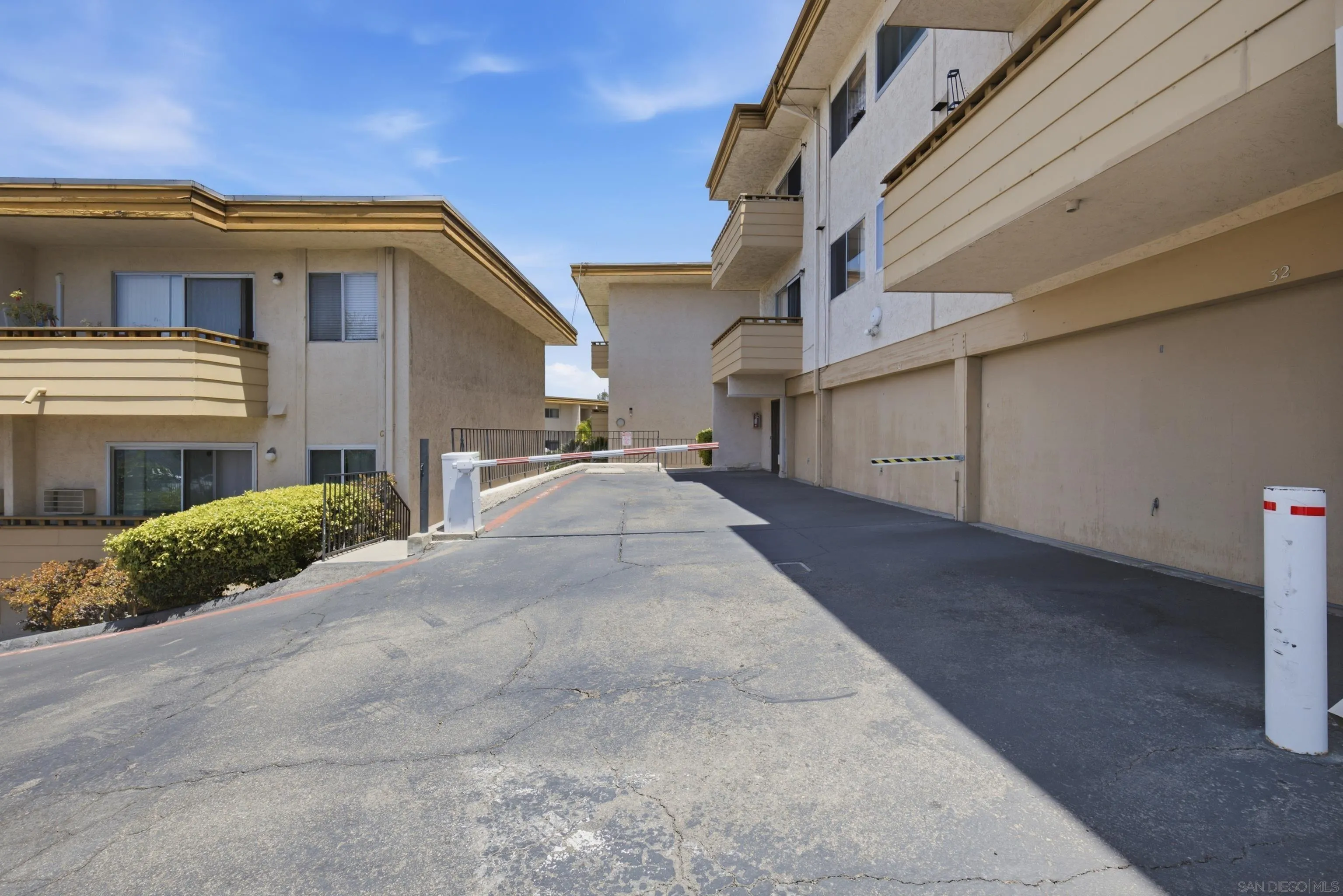 https://cdn.realtyfeed.com/cdn/127/260017597/51ff449e1e8a1ec73e3ea52abd34dd21.webp