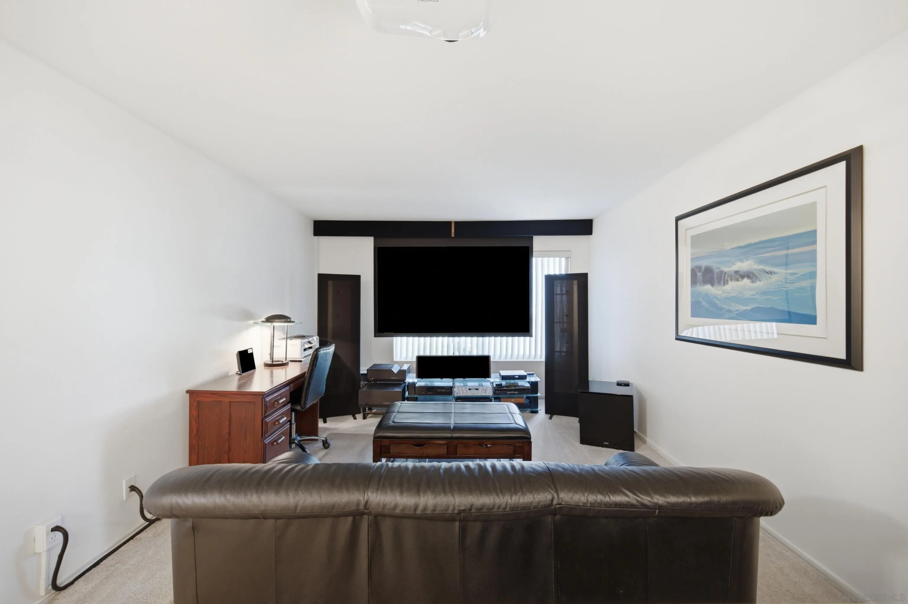 https://cdn.realtyfeed.com/cdn/127/260017597/557a15fd33f79a3820d38e7f733d8e72.webp