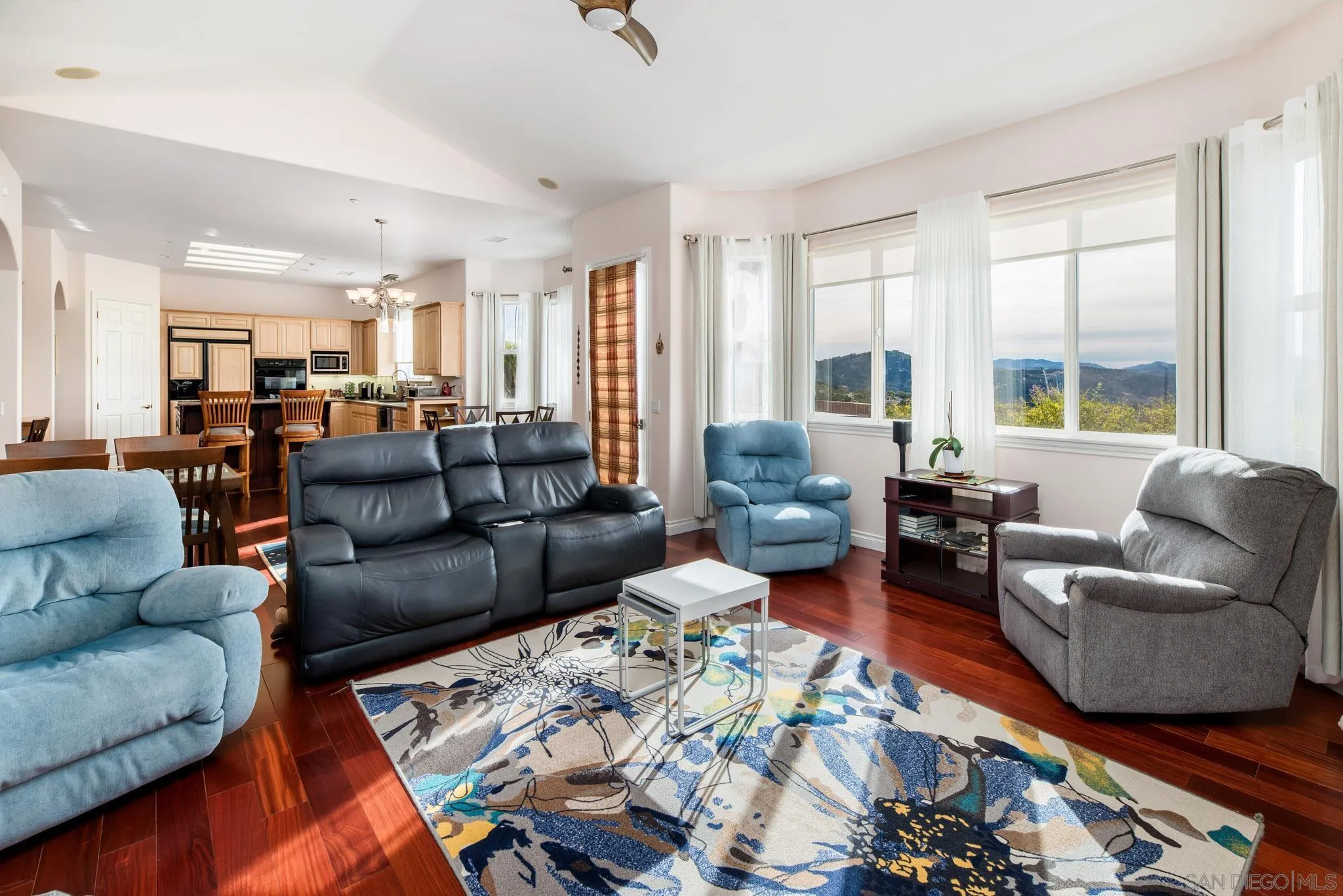 https://cdn.realtyfeed.com/cdn/127/2600176/66f011e551b2072508383bf23f90cb32.webp