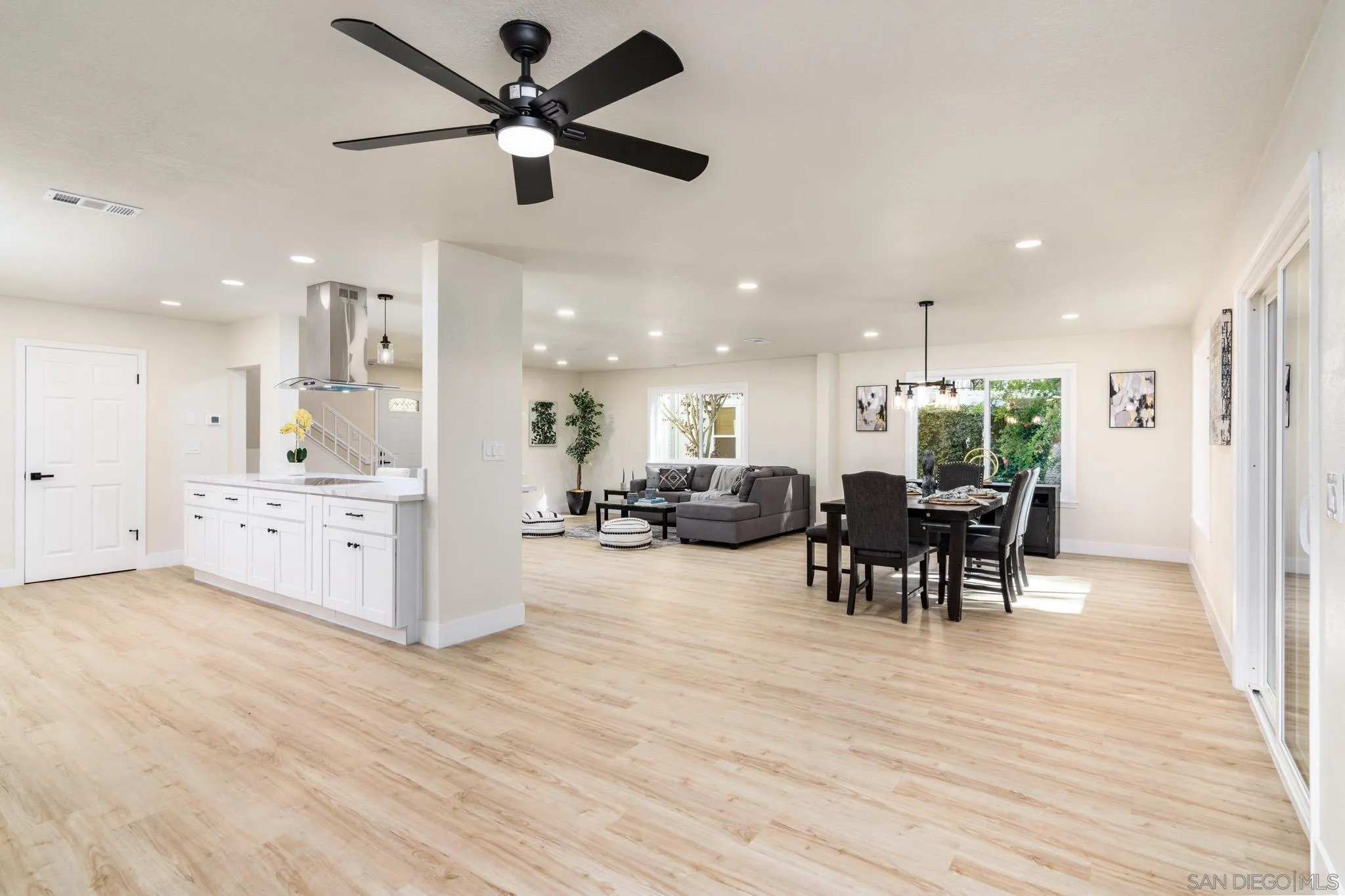 https://cdn.realtyfeed.com/cdn/127/260017603/c05e83044c9fb09ba176b36d2071b66c.webp