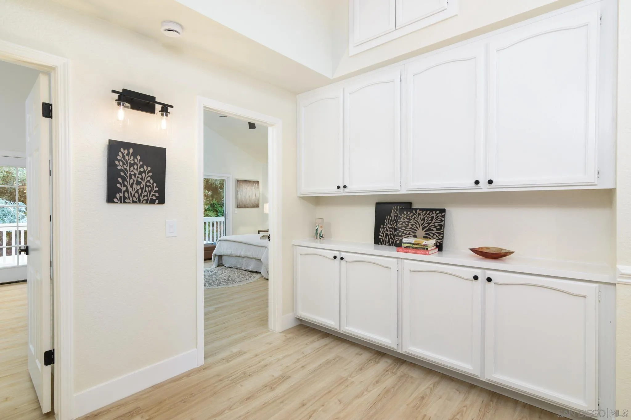 https://cdn.realtyfeed.com/cdn/127/260017603/de6cafff8079d7b0432df1ab2ed5cb84.webp