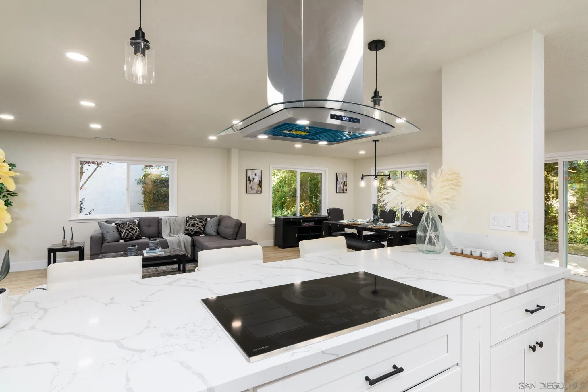 https://cdn.realtyfeed.com/cdn/127/260017603/ea2e8c4300f25bd6025dc3ddb1809765.webp