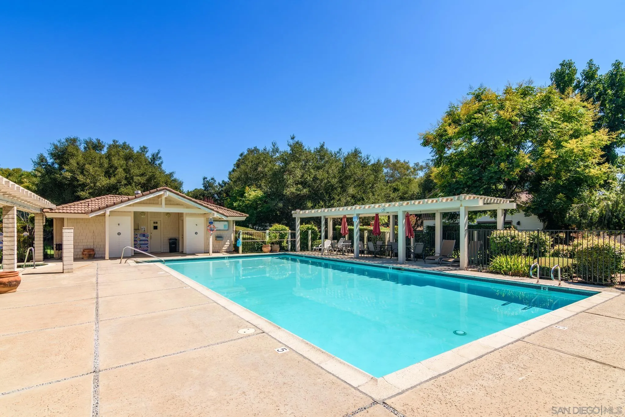 https://cdn.realtyfeed.com/cdn/127/260017603/ea7654cd8e008e9a11c8a07c2c9d7aa7.webp