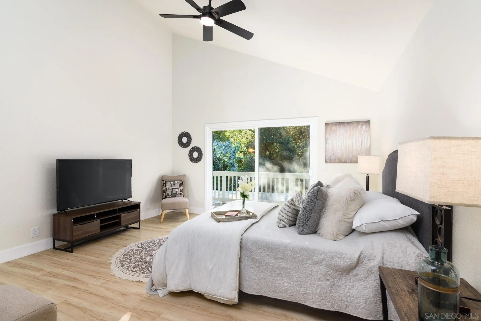 https://cdn.realtyfeed.com/cdn/127/260017603/f770cb30e685195d8d1b8e84bdc0bd1d.webp