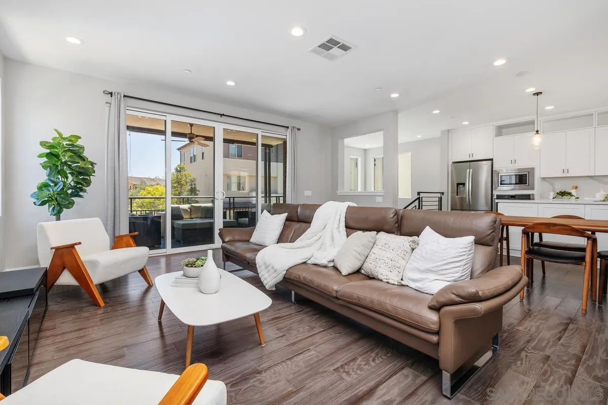 https://cdn.realtyfeed.com/cdn/127/260017606/582f7f69dd94b5b97192d44b0d000a04.webp