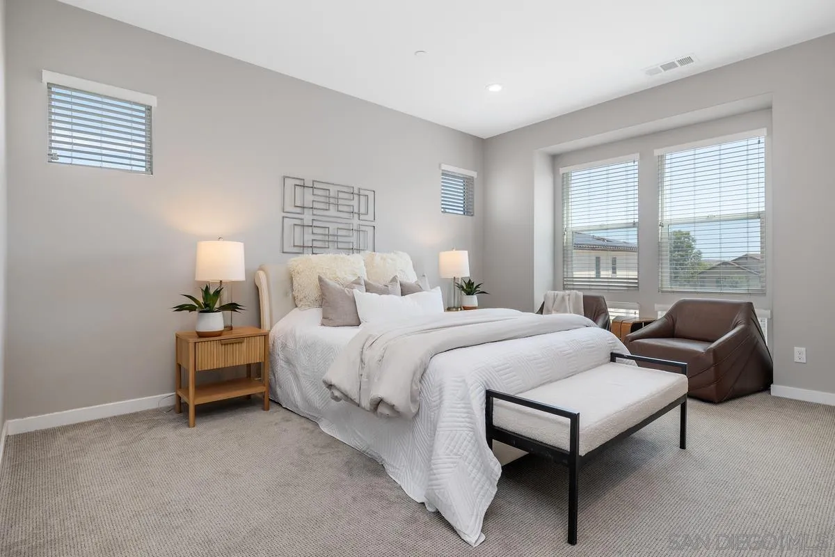 https://cdn.realtyfeed.com/cdn/127/260017606/b8001eb2e6930efb007a7c6595a25f52.webp