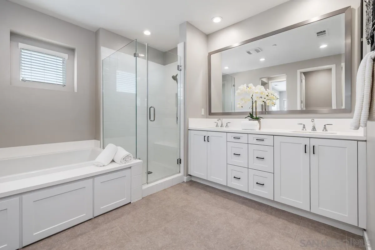 https://cdn.realtyfeed.com/cdn/127/260017606/b801ddcb4ff5f7bd3a8c6e4d21112244.webp