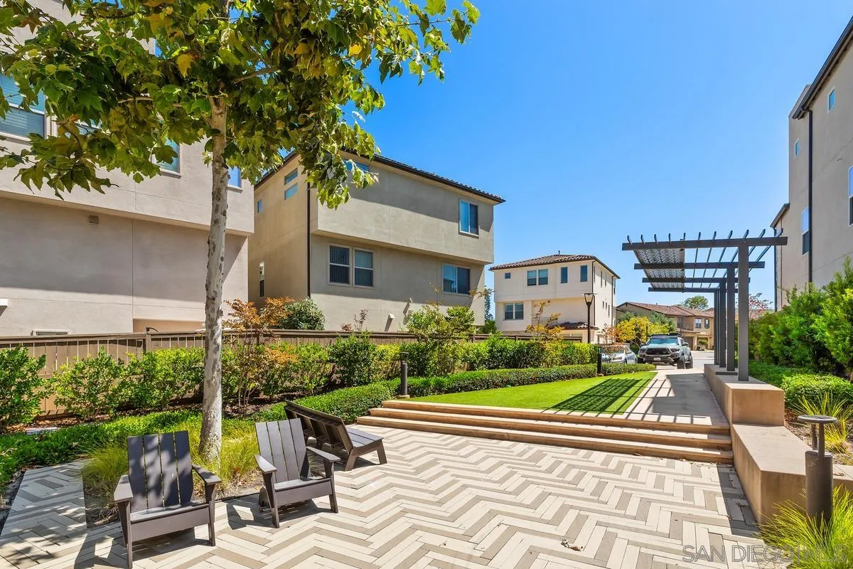 https://cdn.realtyfeed.com/cdn/127/260017606/d8a72b86e2c6ffe9bd03793e46fb05d8.webp