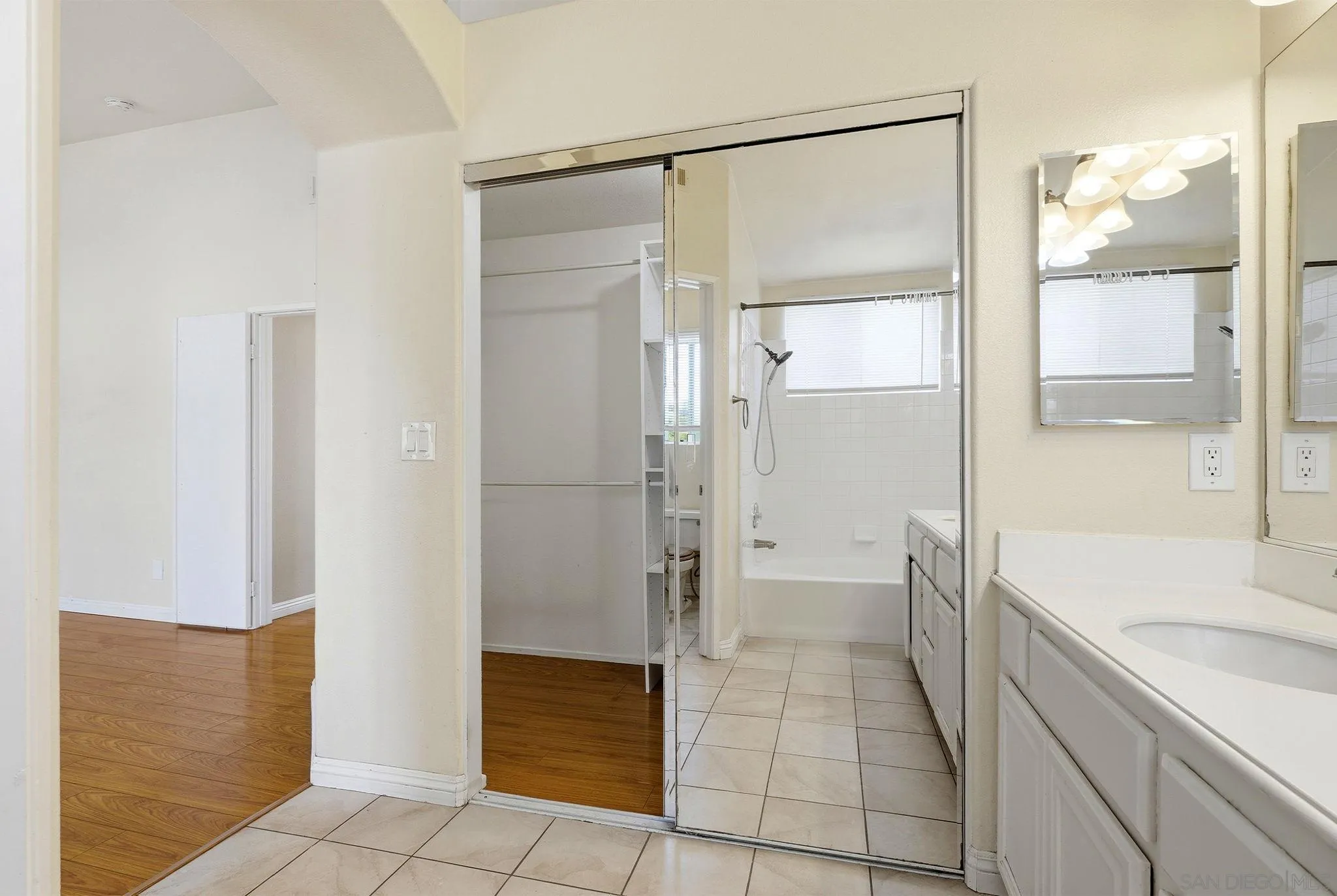 Photo #26: 260017615 Listing: Photo #26