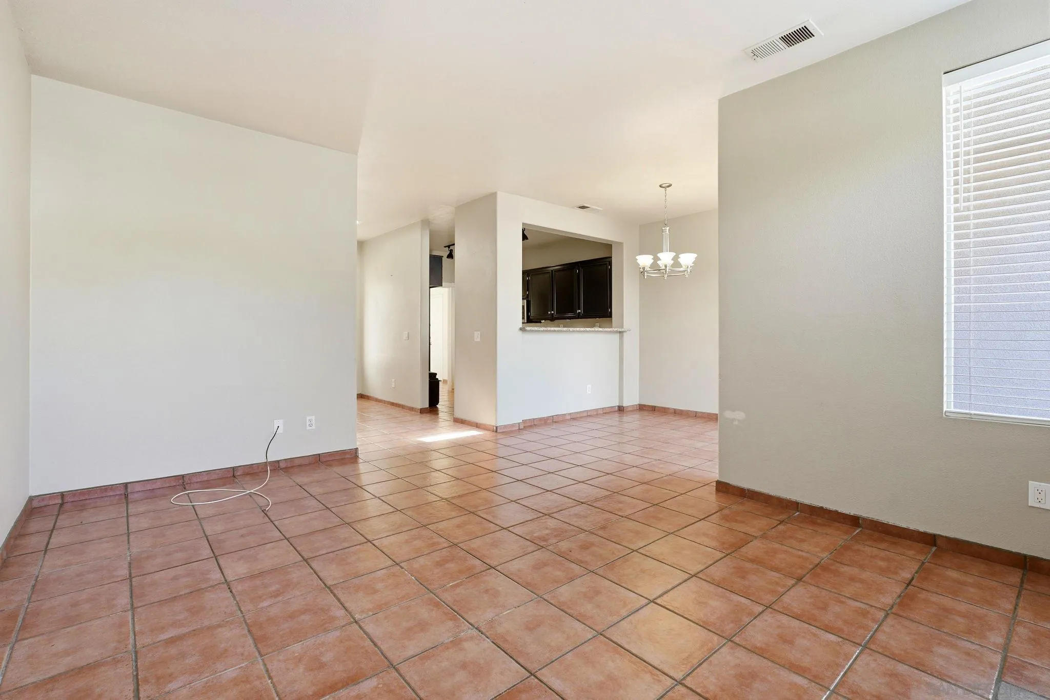 Photo #9: 260017615 Listing: Photo #9