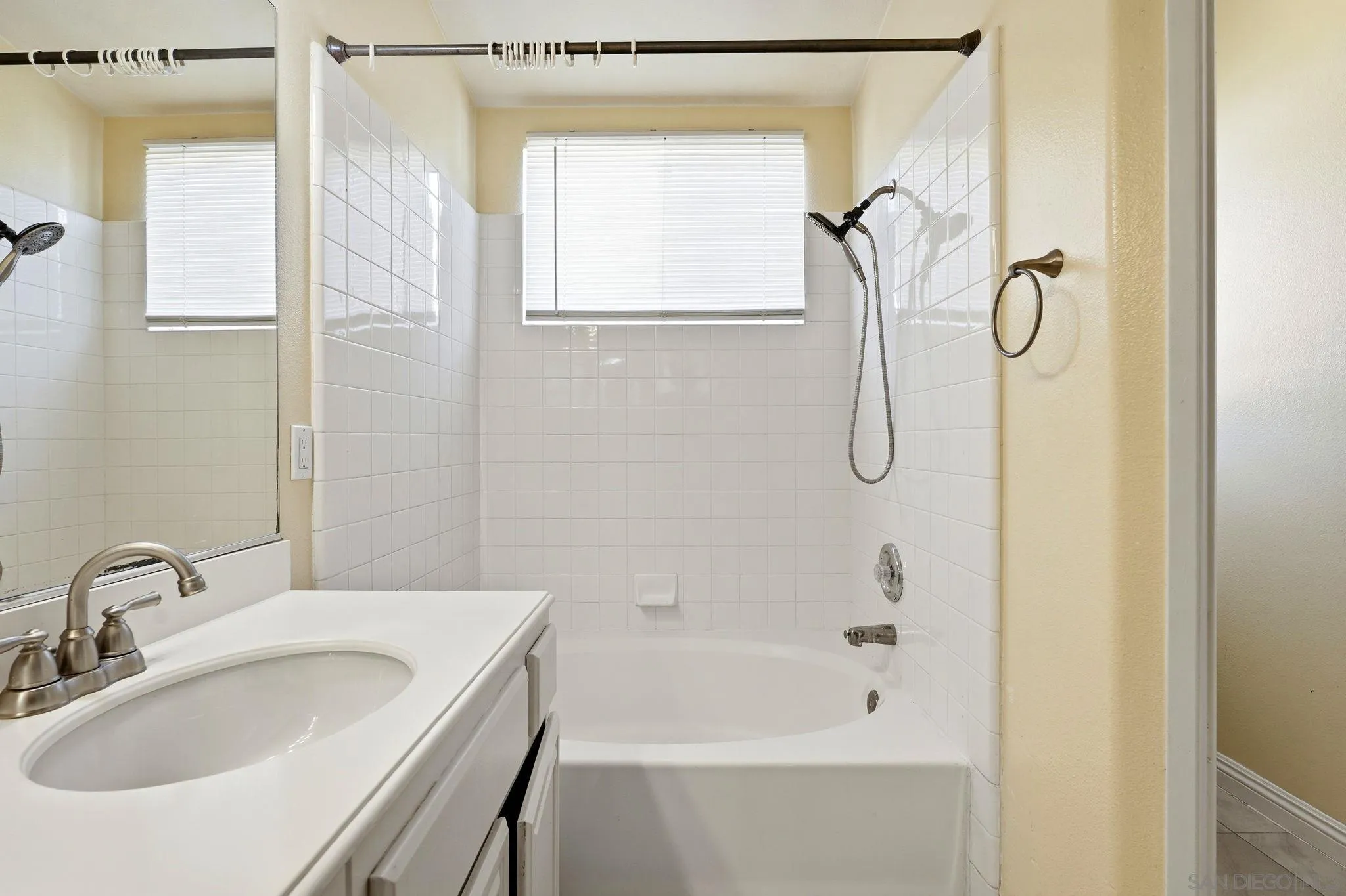Photo #25: 260017615 Listing: Photo #25