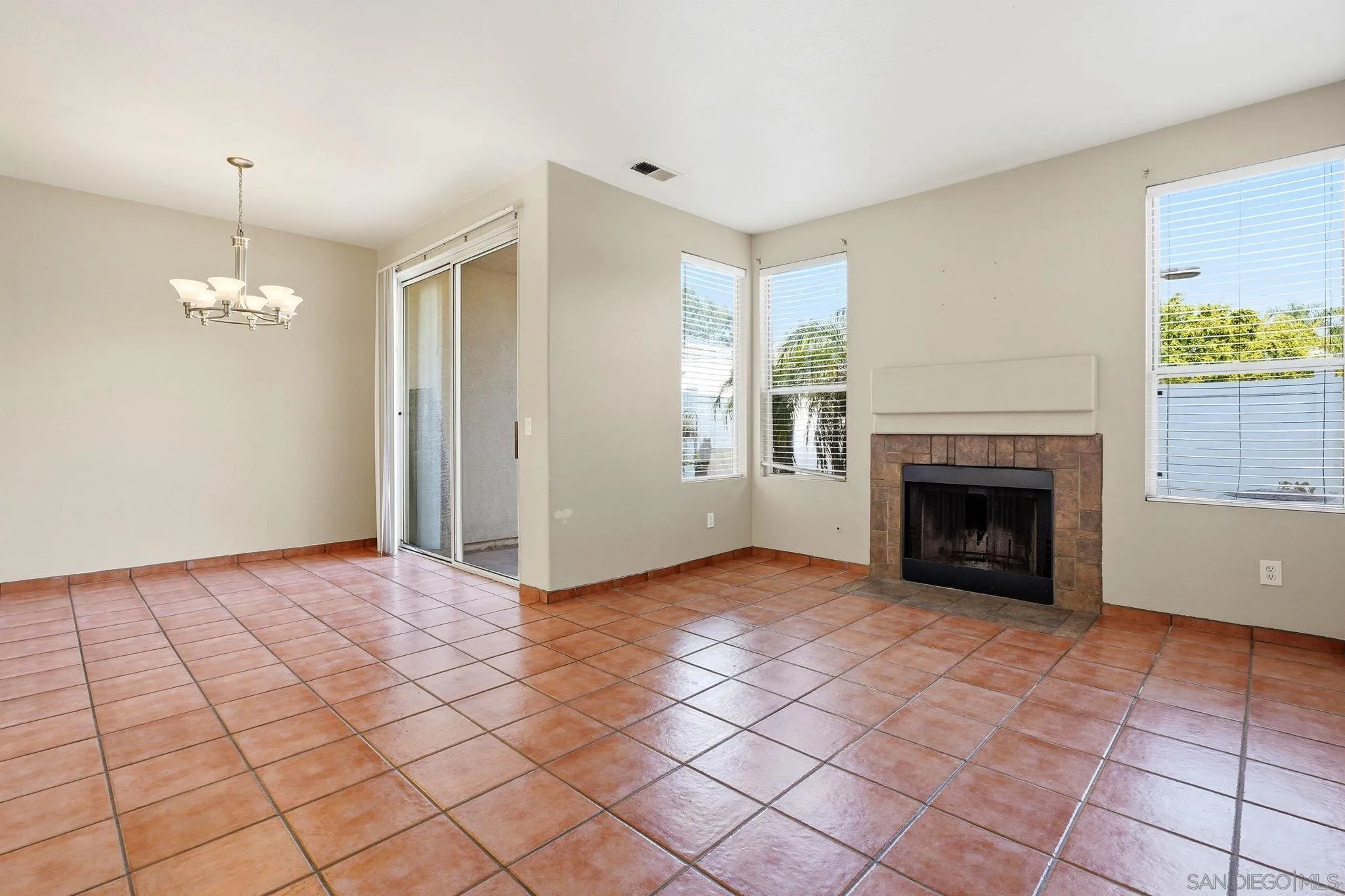 Photo #10: 260017615 Listing: Photo #10
