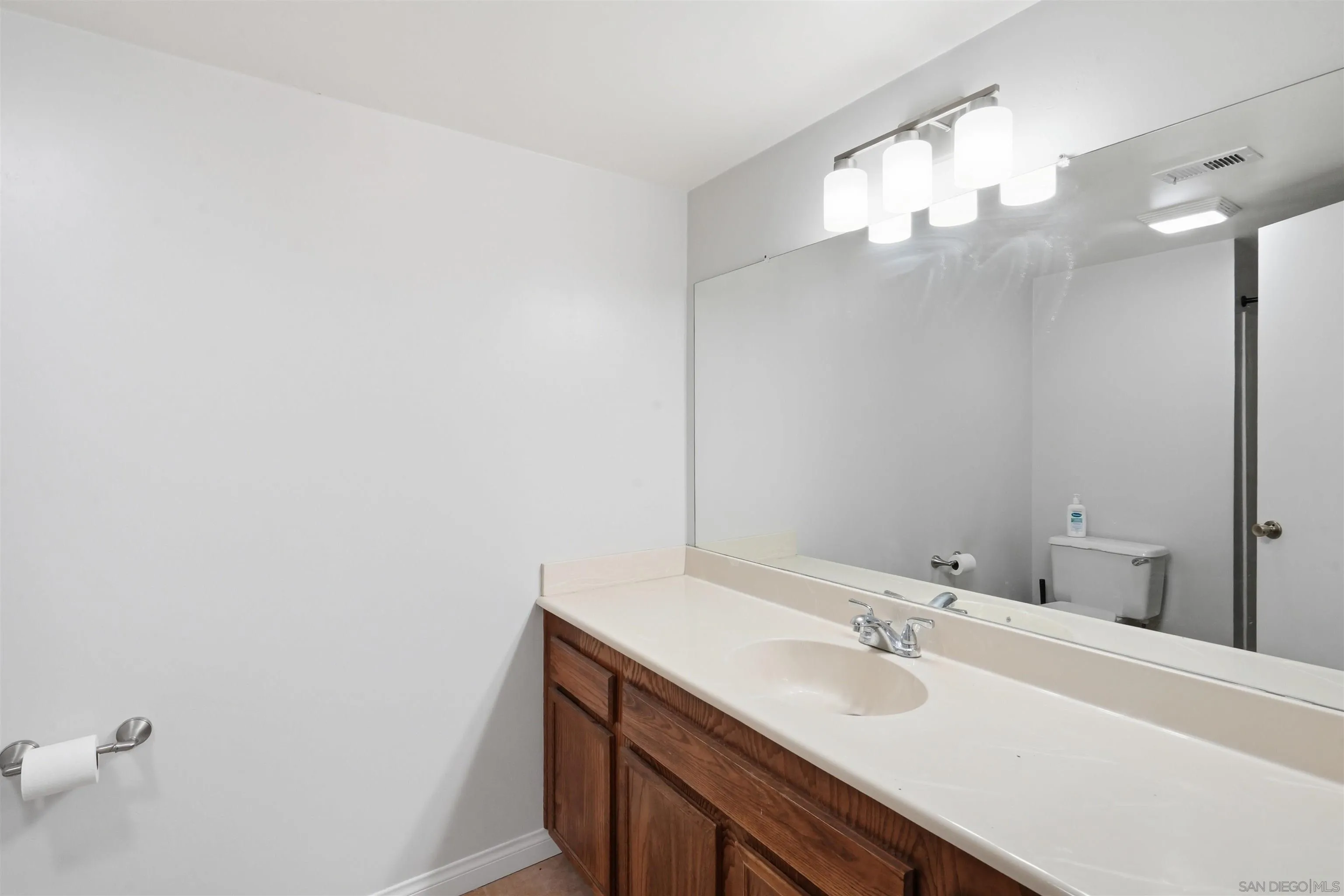 Photo #26: 260017618 Listing: Photo #26