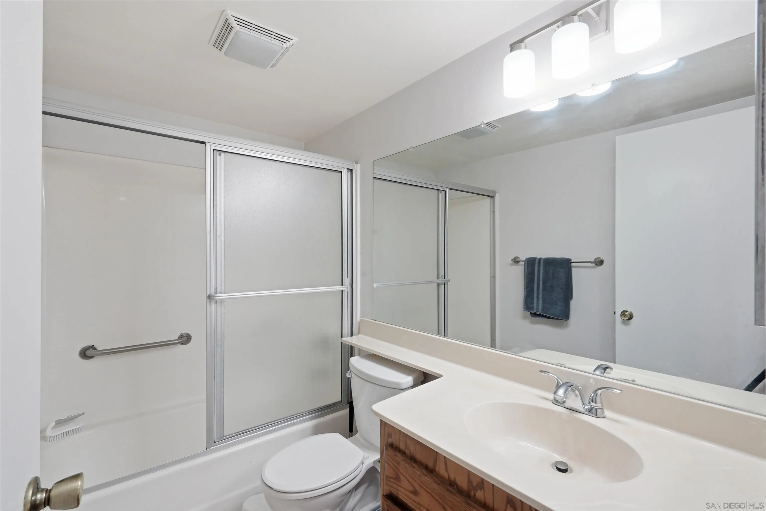 Photo #30: 260017618 Listing: Photo #30