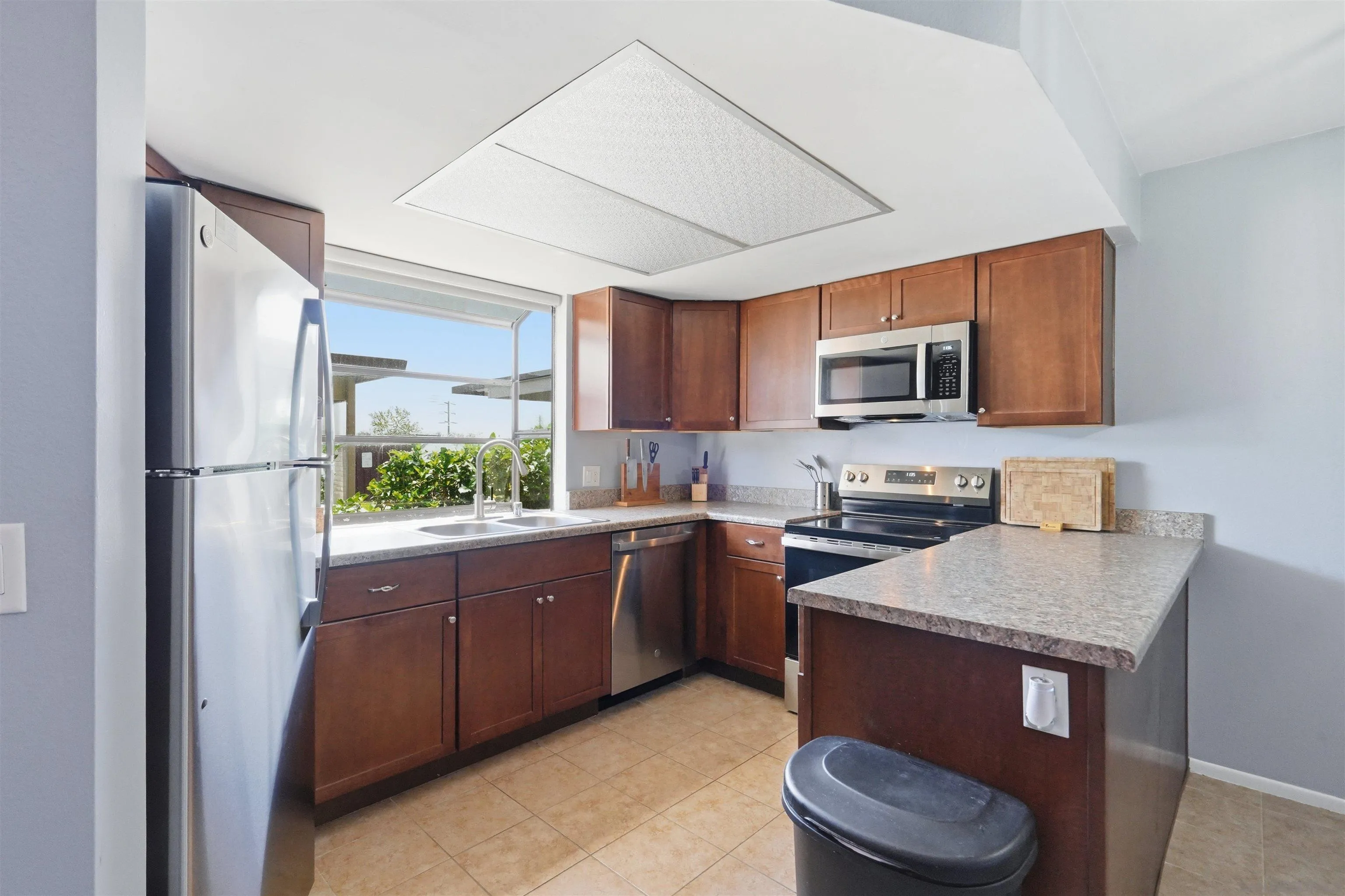 Photo #12: 260017618 Listing: Photo #12
