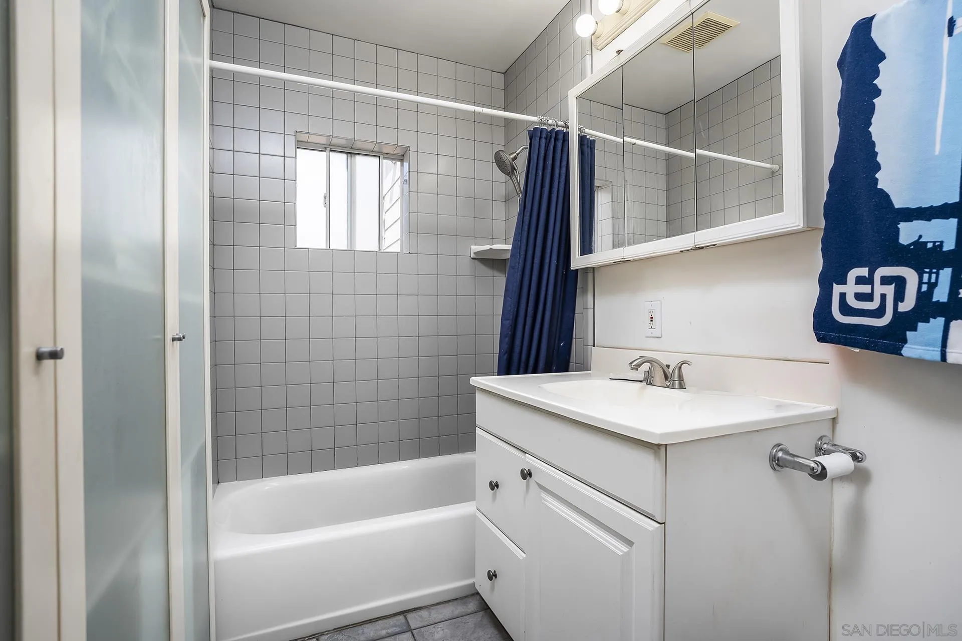 https://cdn.realtyfeed.com/cdn/127/260017619/32f87c4767845b035e2274eac97eb54d.webp
