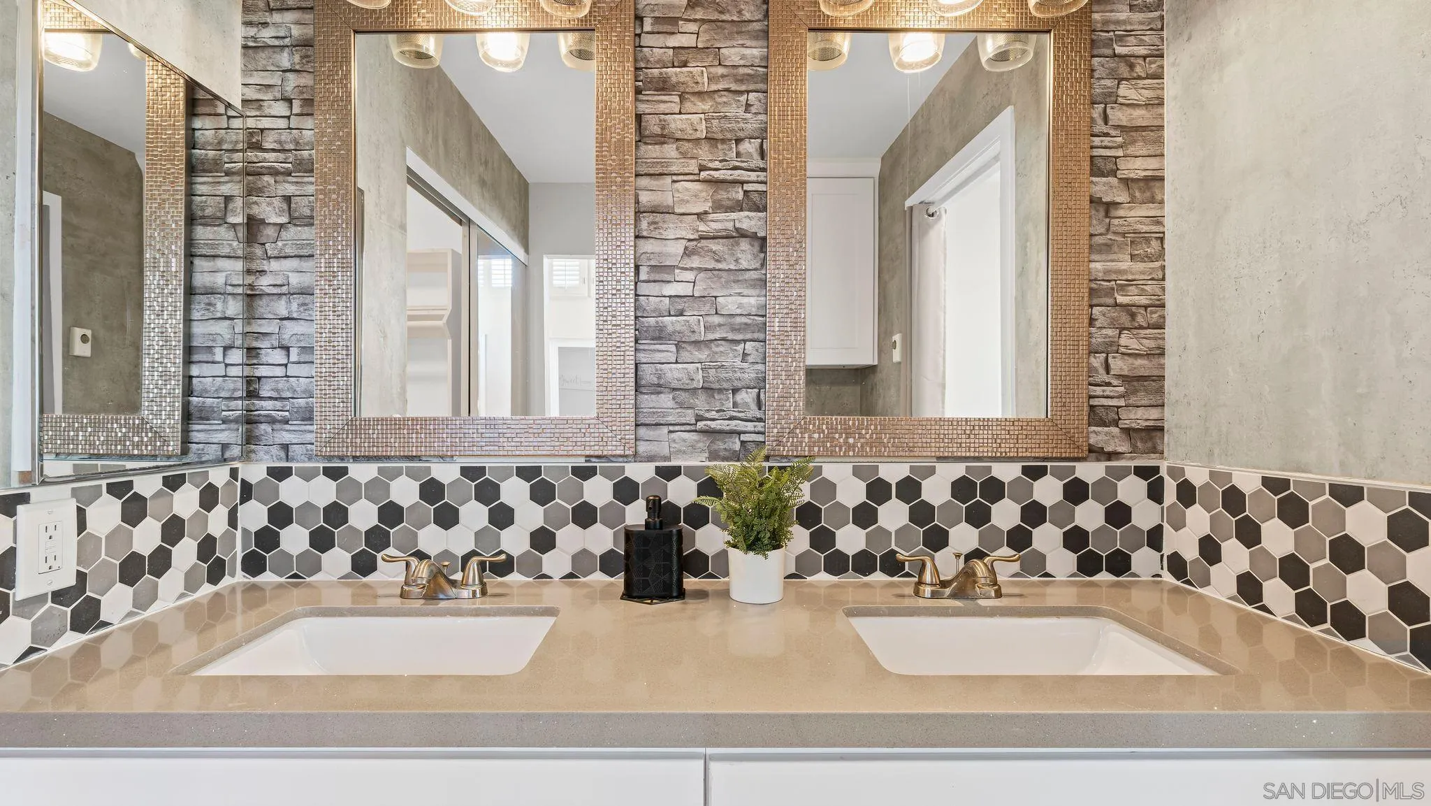 Photo #19: 260017622 Listing: Photo #19
