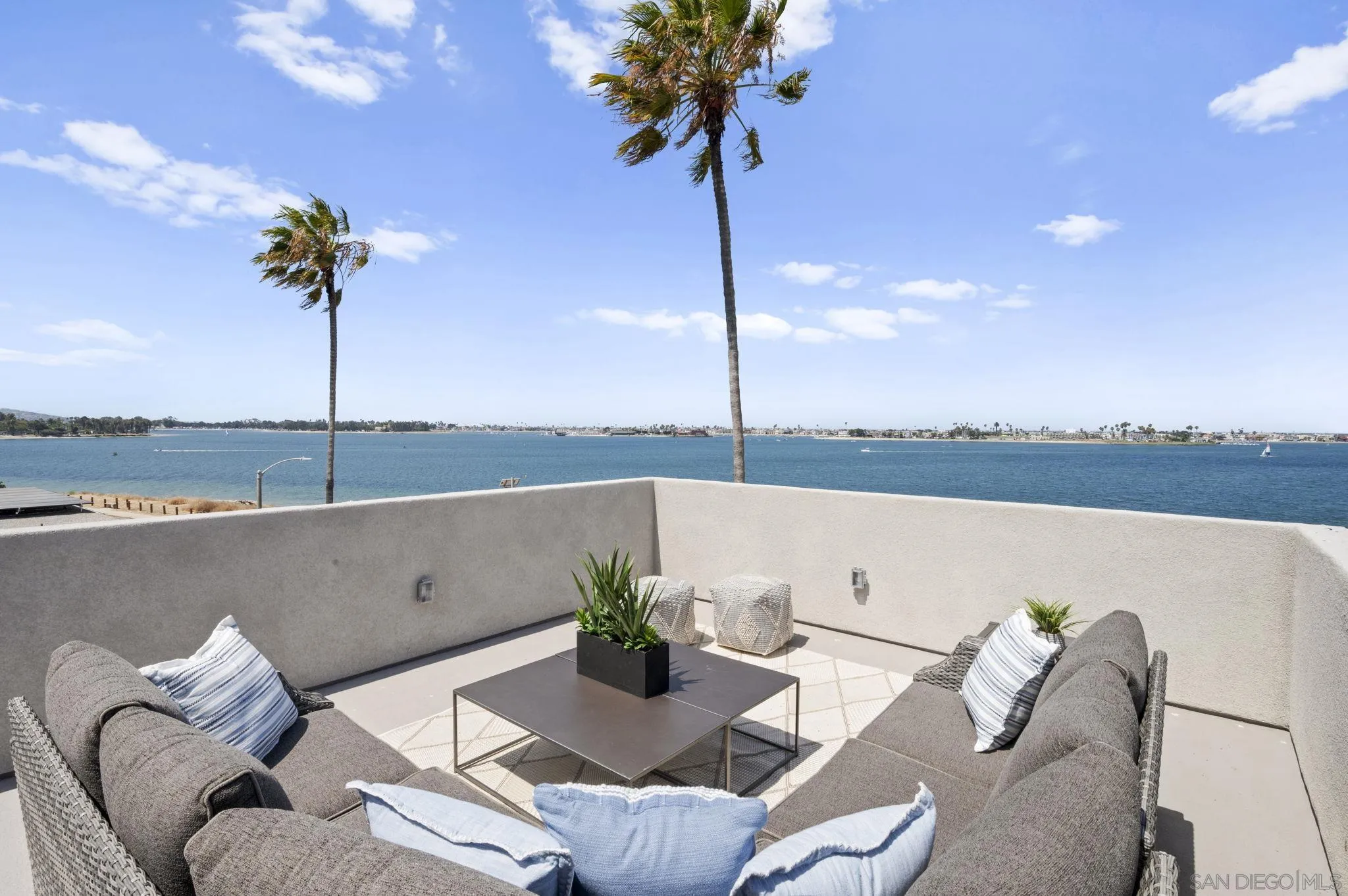 https://cdn.realtyfeed.com/cdn/127/260017623/14b68ecdb98b2107c4b5a5f20427e88b.webp