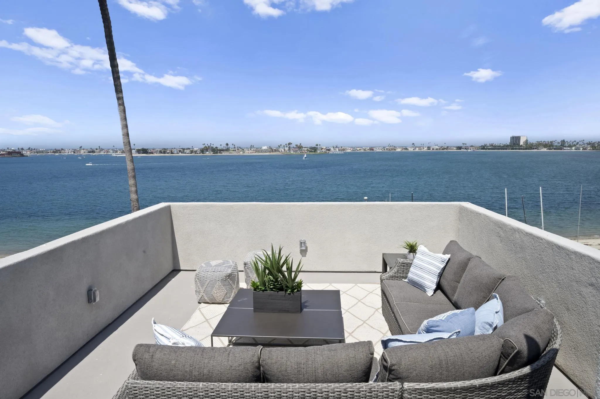 https://cdn.realtyfeed.com/cdn/127/260017623/2d9d296587cff1f1e8989e7895abda4e.webp