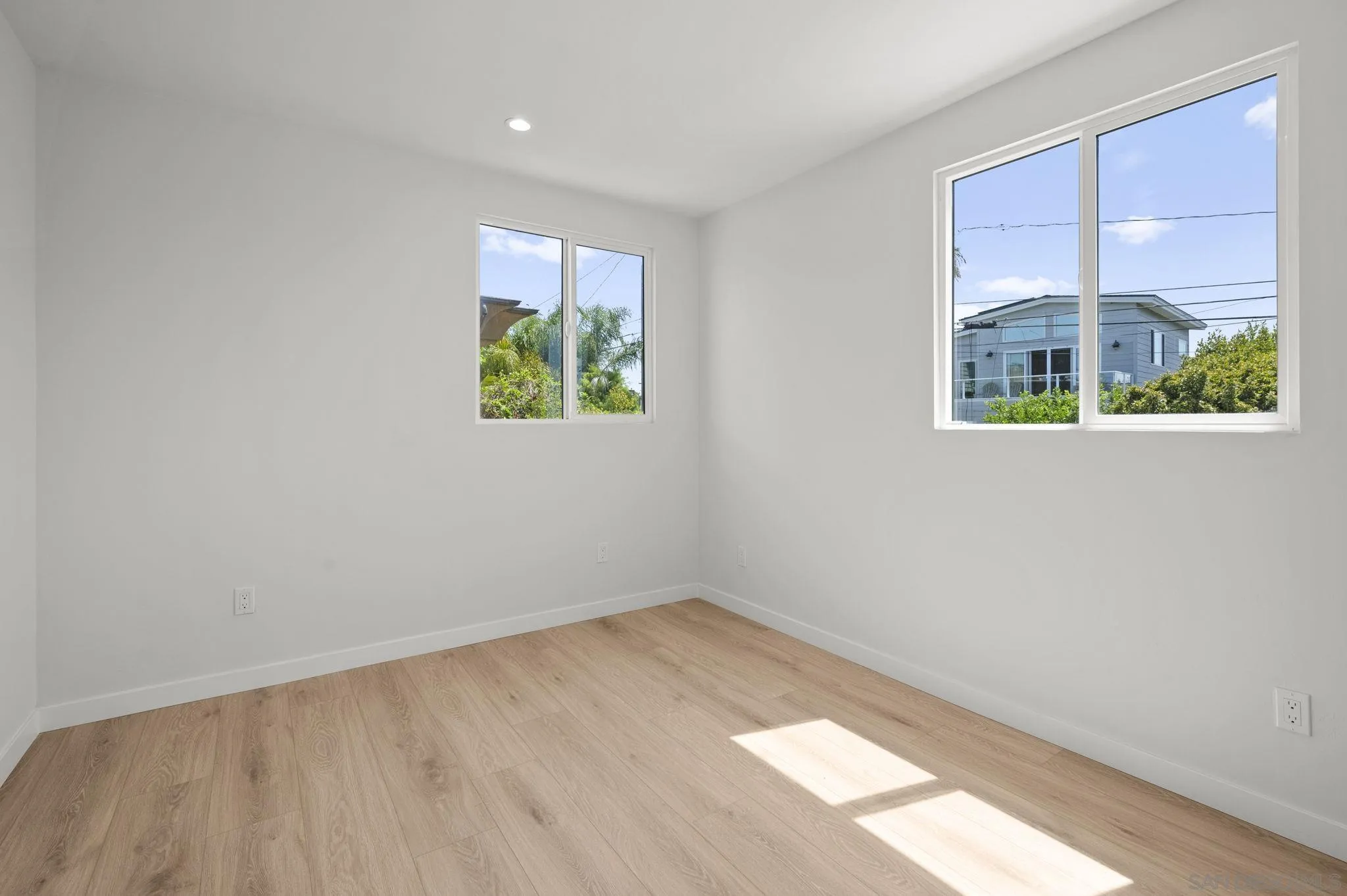 https://cdn.realtyfeed.com/cdn/127/260017623/3b88e07a845438faa1c5d16609a76328.webp