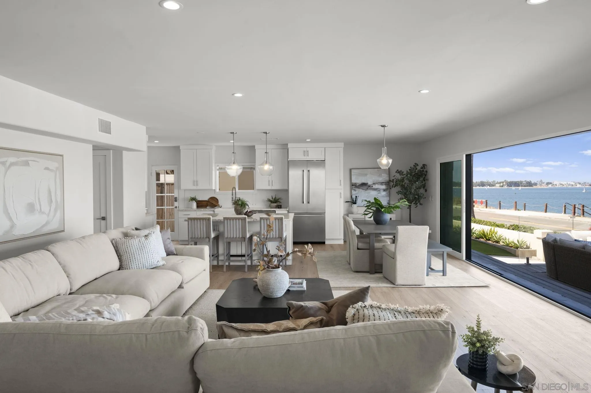 https://cdn.realtyfeed.com/cdn/127/260017623/41ecefa95207bb58dda8c67f9d33c87a.webp