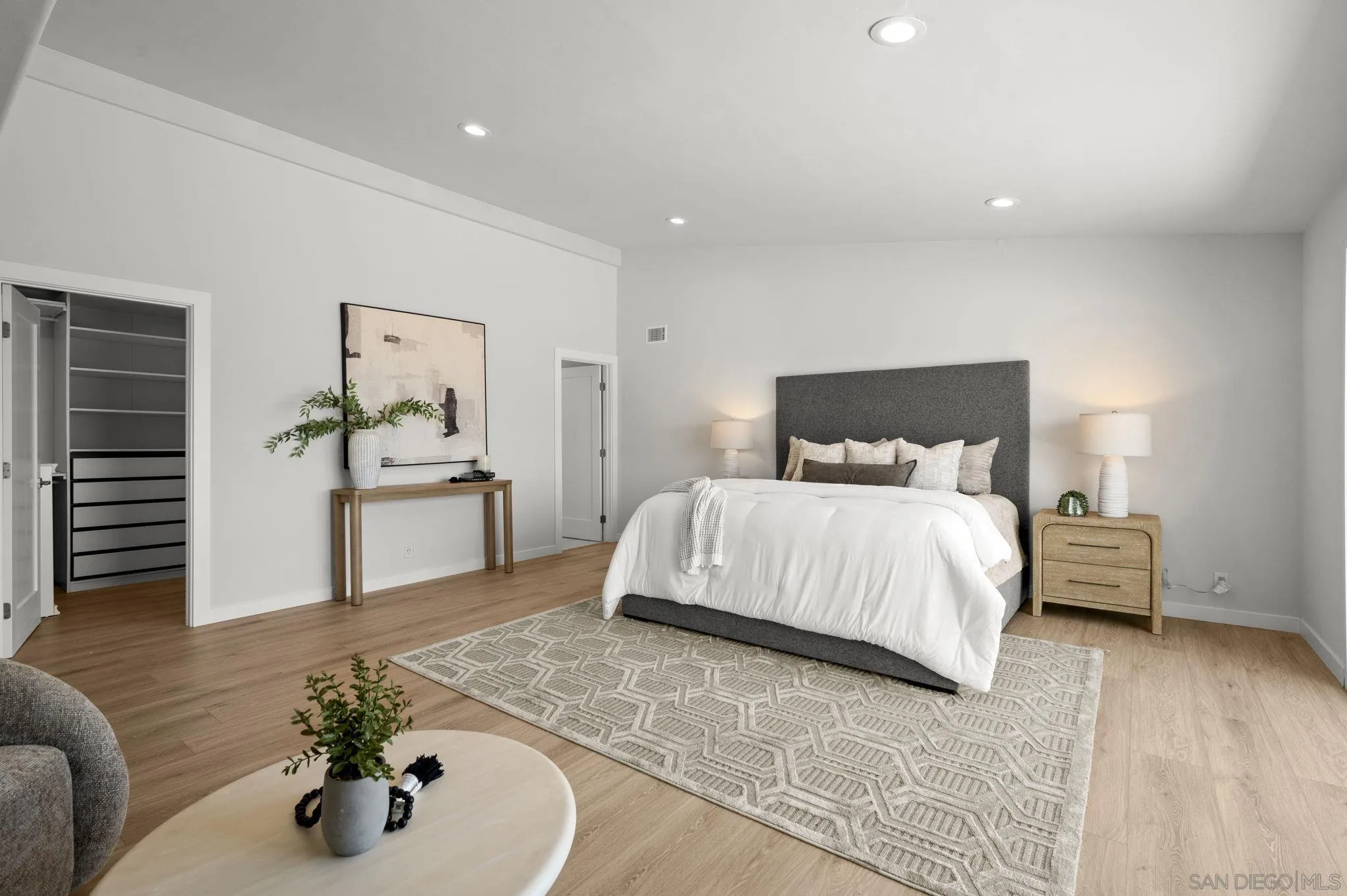 https://cdn.realtyfeed.com/cdn/127/260017623/ab3d6b19c1beae9fd79fce3a9adde329.webp