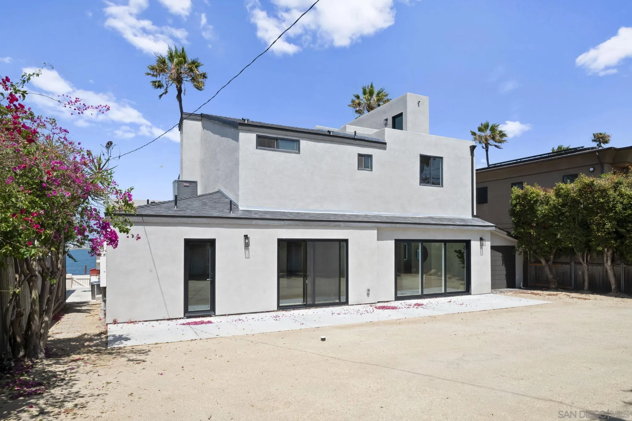 https://cdn.realtyfeed.com/cdn/127/260017623/c5ce94ddfda1ddefbb9194732975a27c.webp