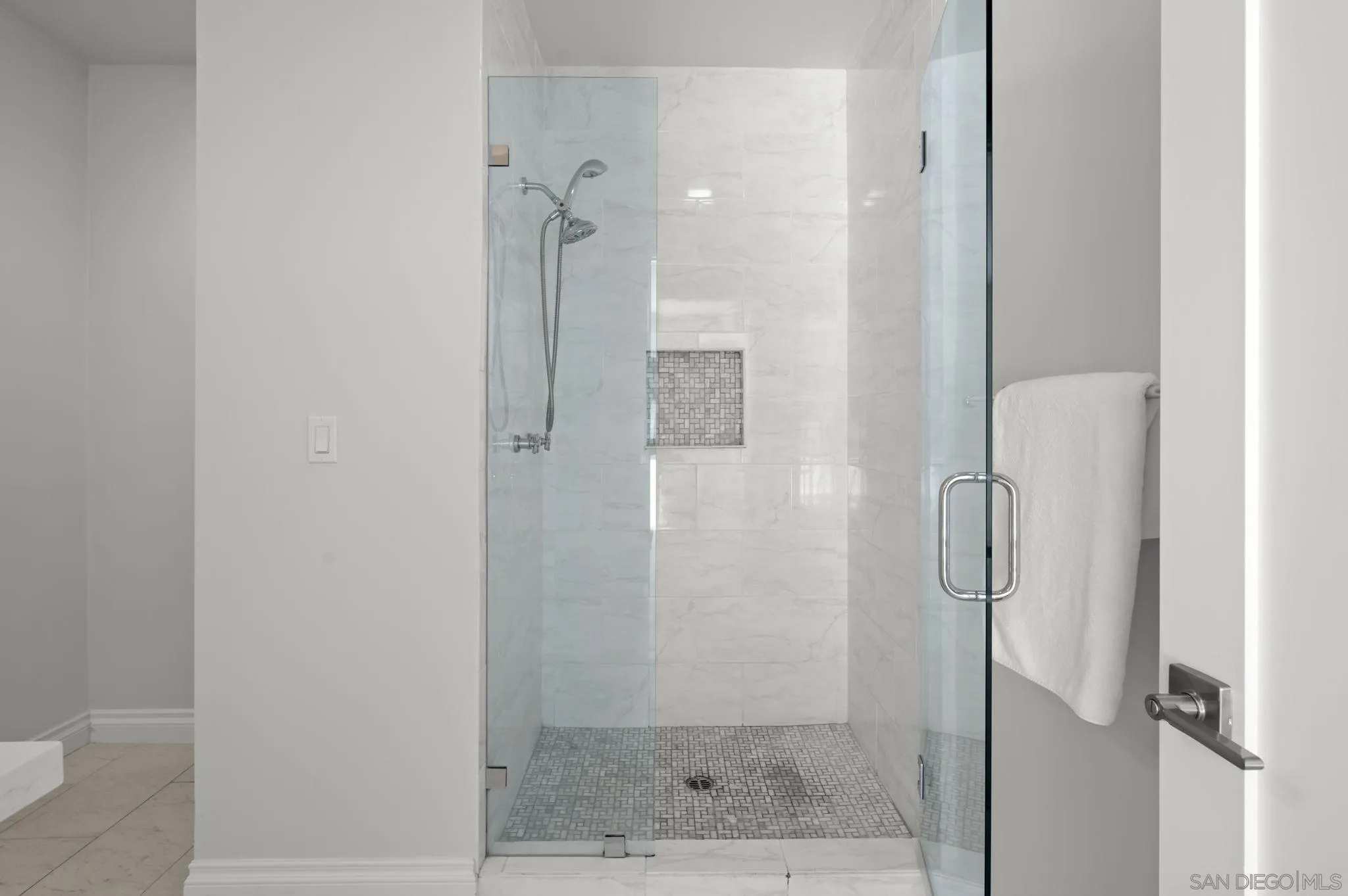 https://cdn.realtyfeed.com/cdn/127/260017623/fba8048820bb2e257f7fca15b3636518.webp