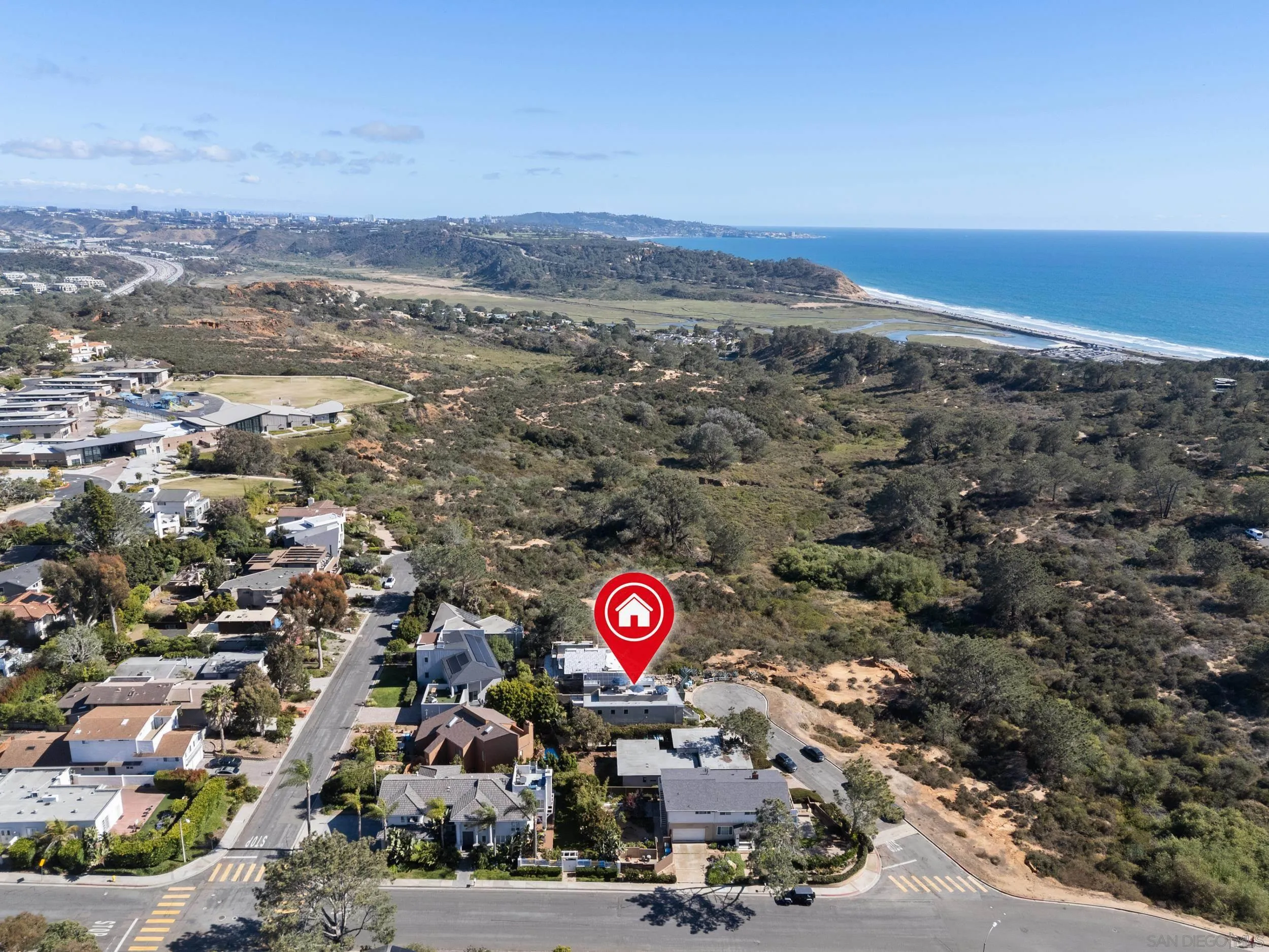 https://cdn.realtyfeed.com/cdn/127/260017625/0ab96a6826773d8104064c8dbf948d28.webp