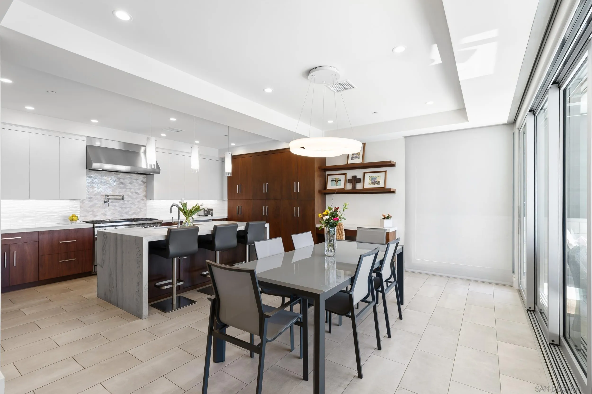 https://cdn.realtyfeed.com/cdn/127/260017625/29539eb0b5d04539e930b547c5b1b528.webp