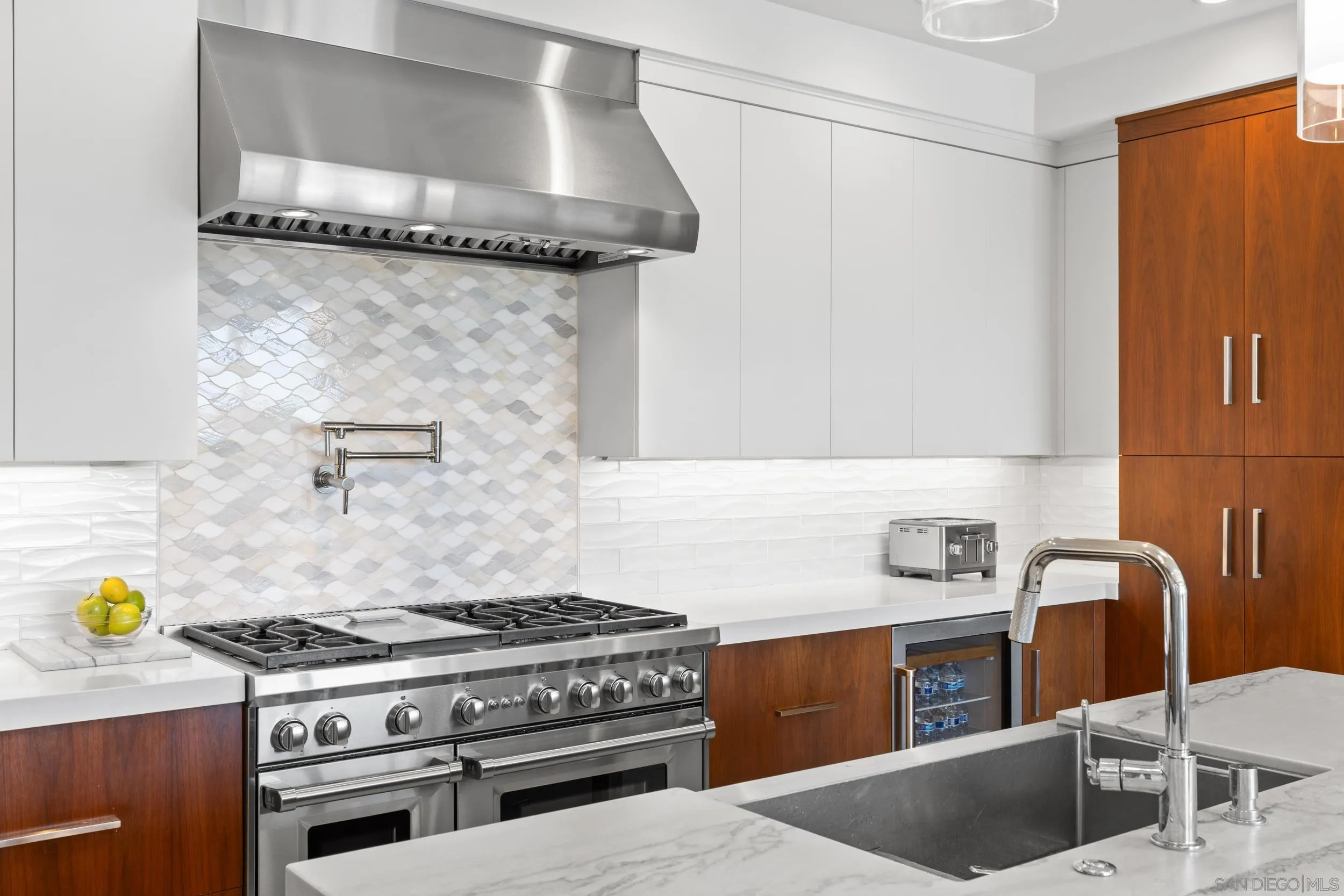 https://cdn.realtyfeed.com/cdn/127/260017625/2e72750902a6af058371bbc183b0ee71.webp