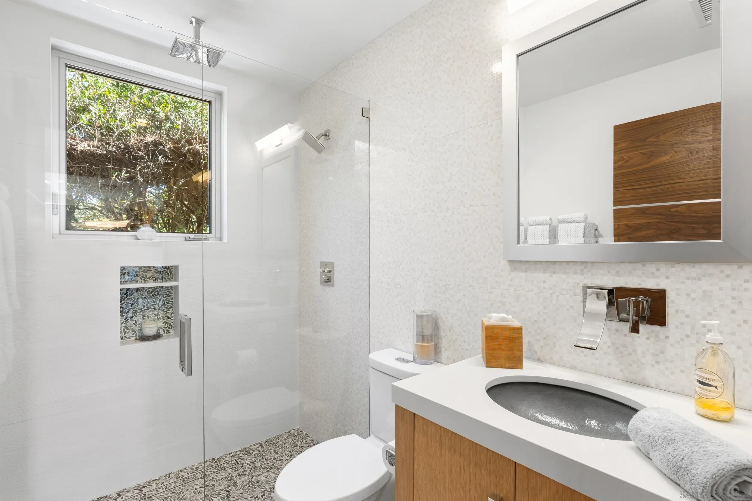 https://cdn.realtyfeed.com/cdn/127/260017625/424a7a395e2cb82df2a055b15a90ecf7.webp