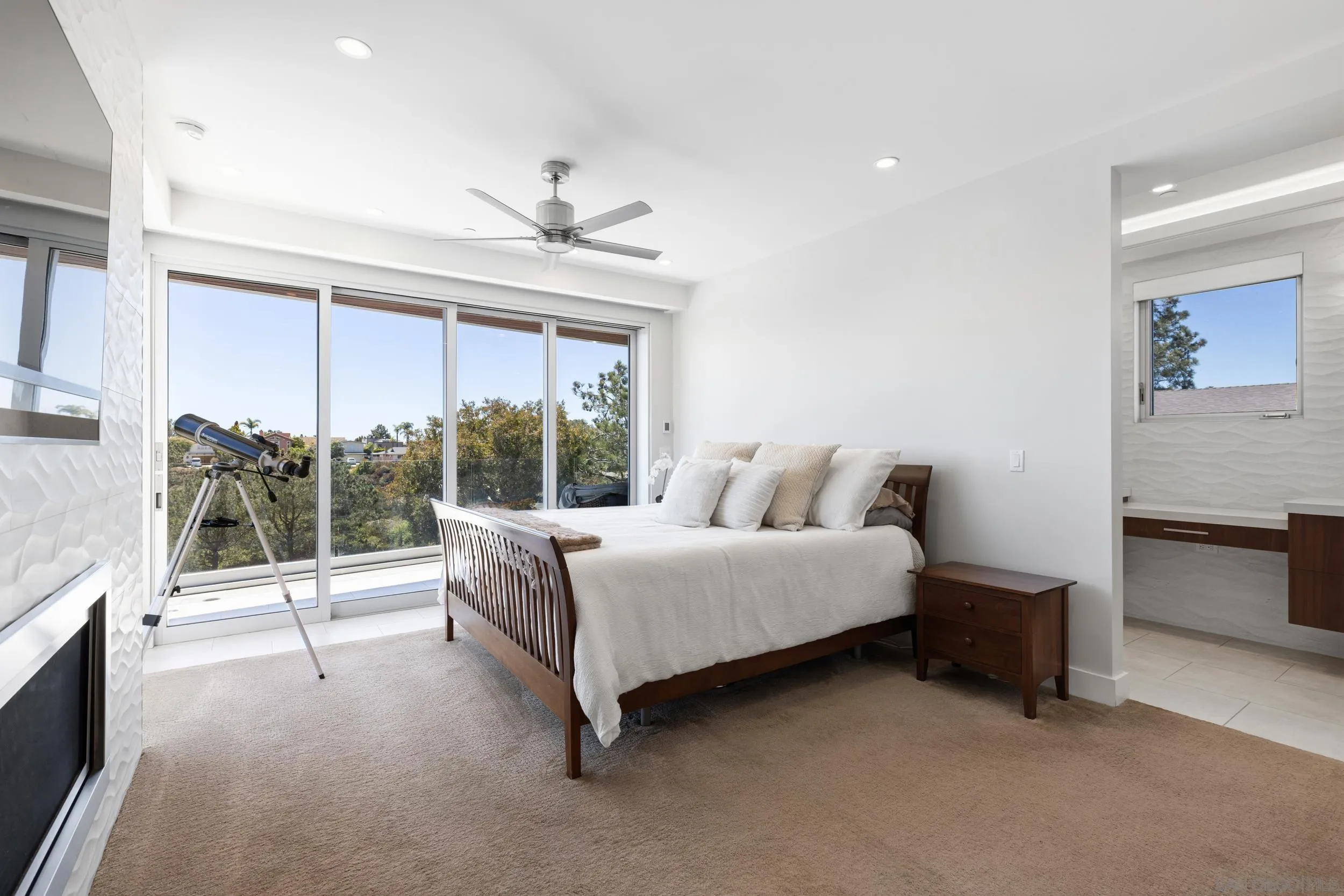 https://cdn.realtyfeed.com/cdn/127/260017625/6856561007a5d70fe3f4e87c21b509a7.webp