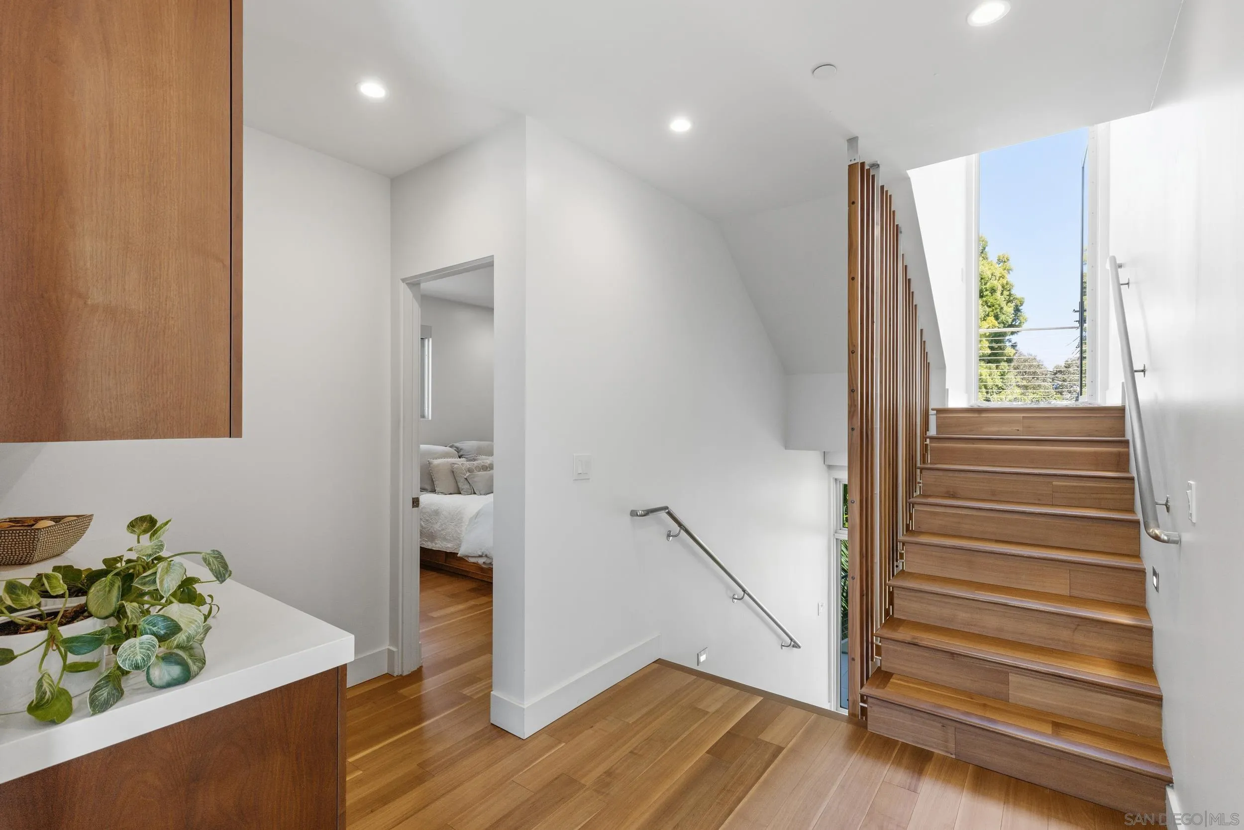 https://cdn.realtyfeed.com/cdn/127/260017625/d994058de202e50df3c170429530eee4.webp