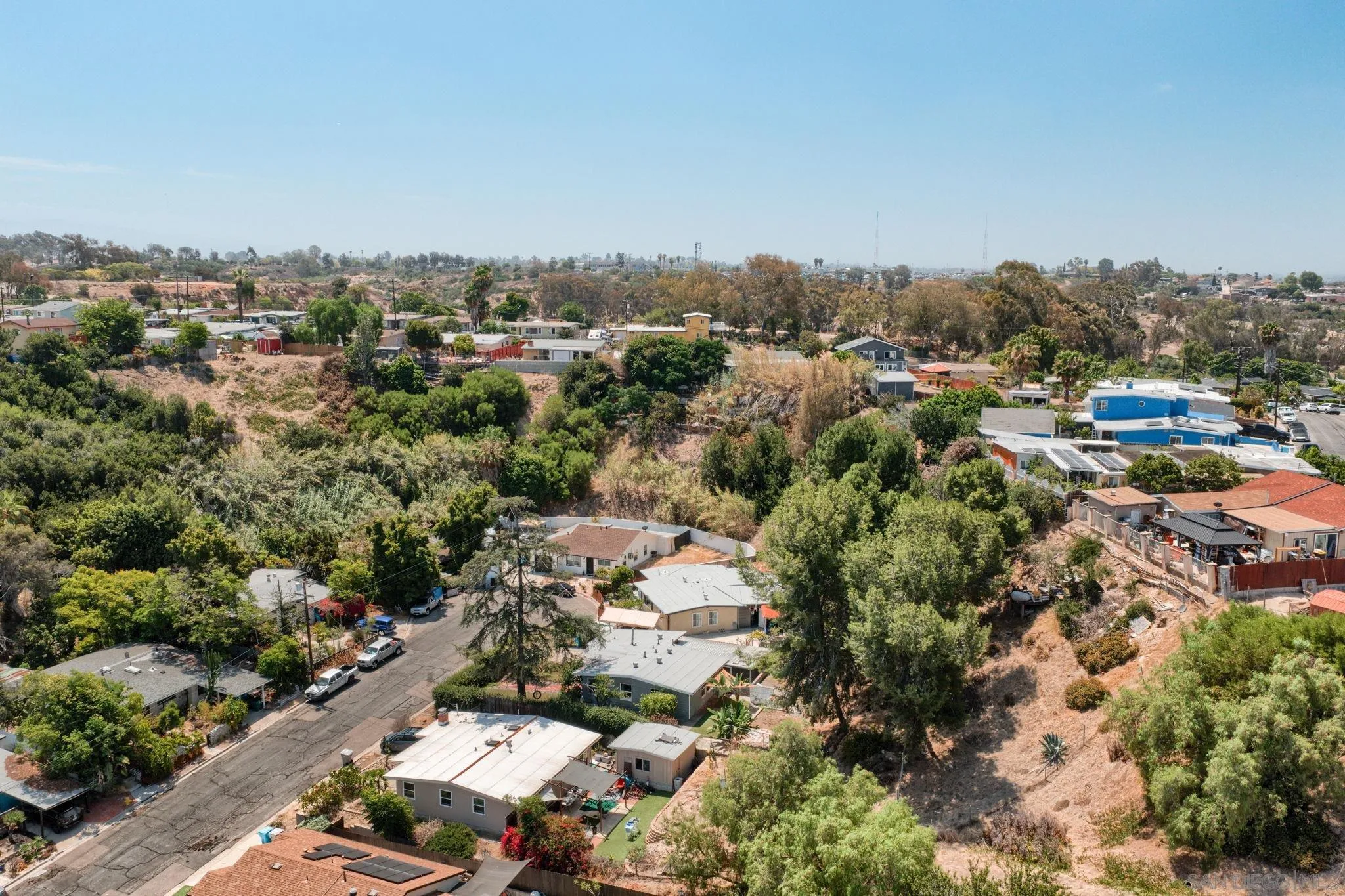 https://cdn.realtyfeed.com/cdn/127/260017627/27c838901eefd6f7aafed084dcabc45a.webp