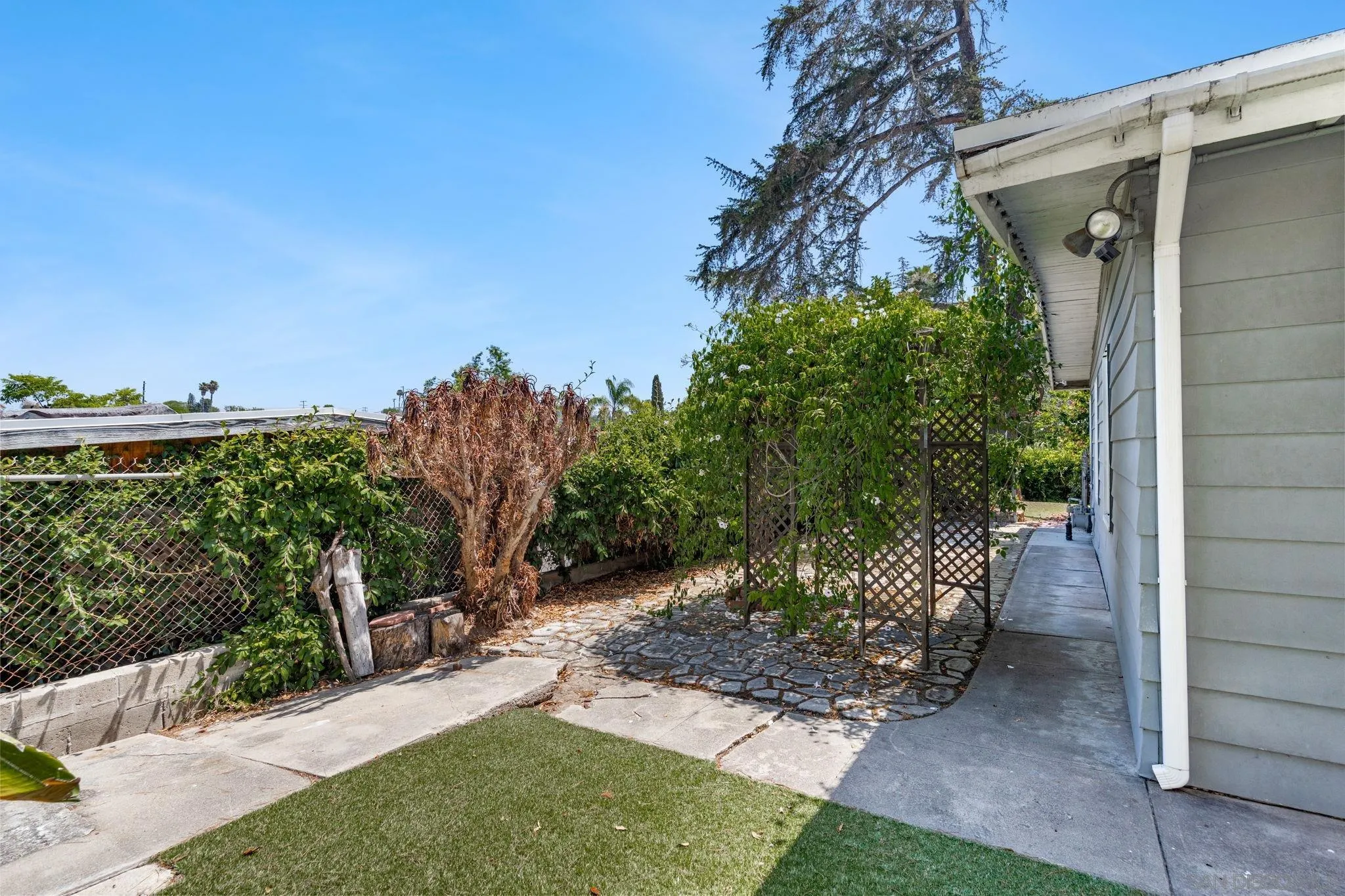https://cdn.realtyfeed.com/cdn/127/260017627/29a8c10e17c0b575297123a8ea41a773.webp