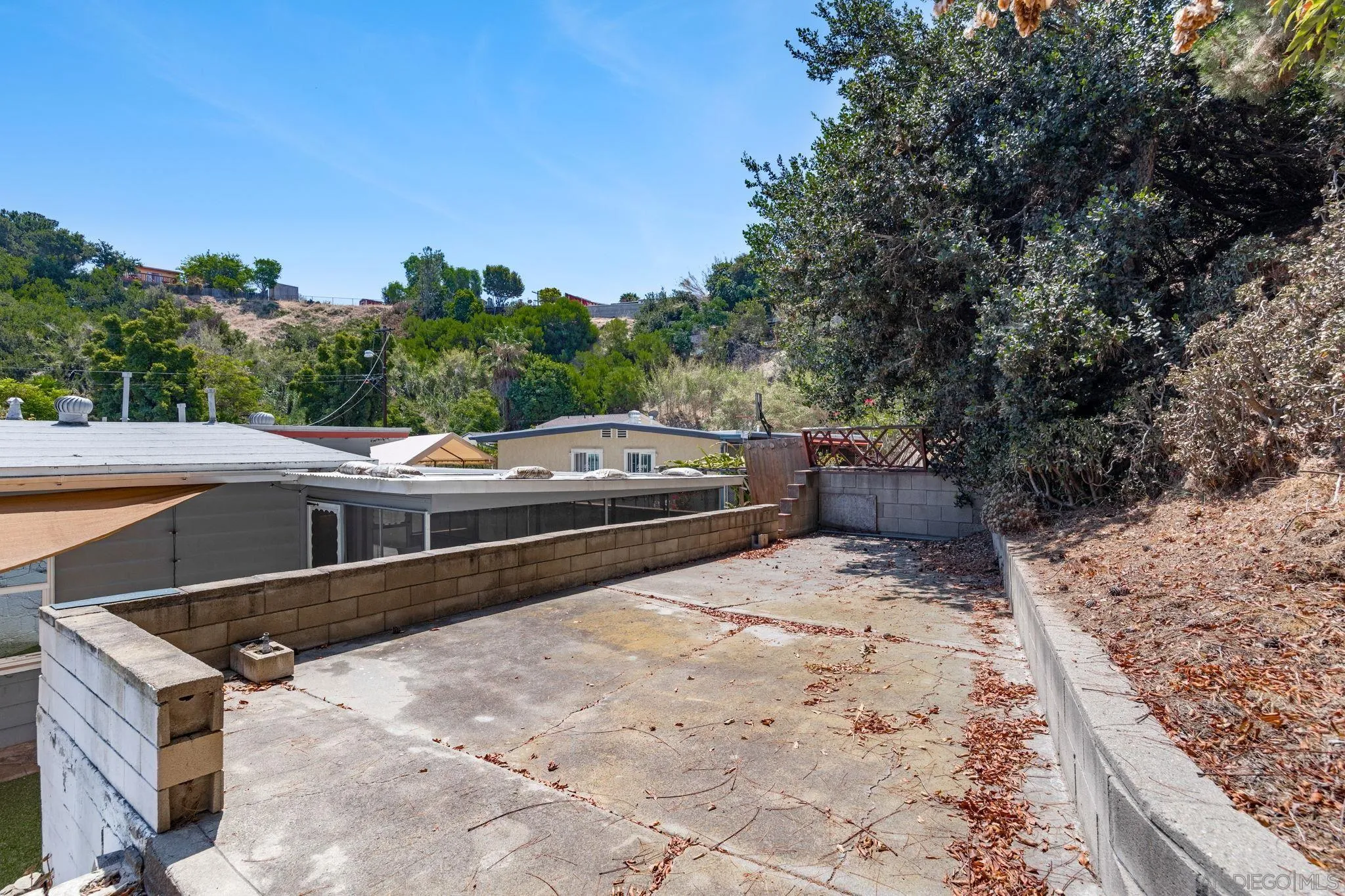 https://cdn.realtyfeed.com/cdn/127/260017627/62c85d5293d6d8f7dd709b0e6774448b.webp