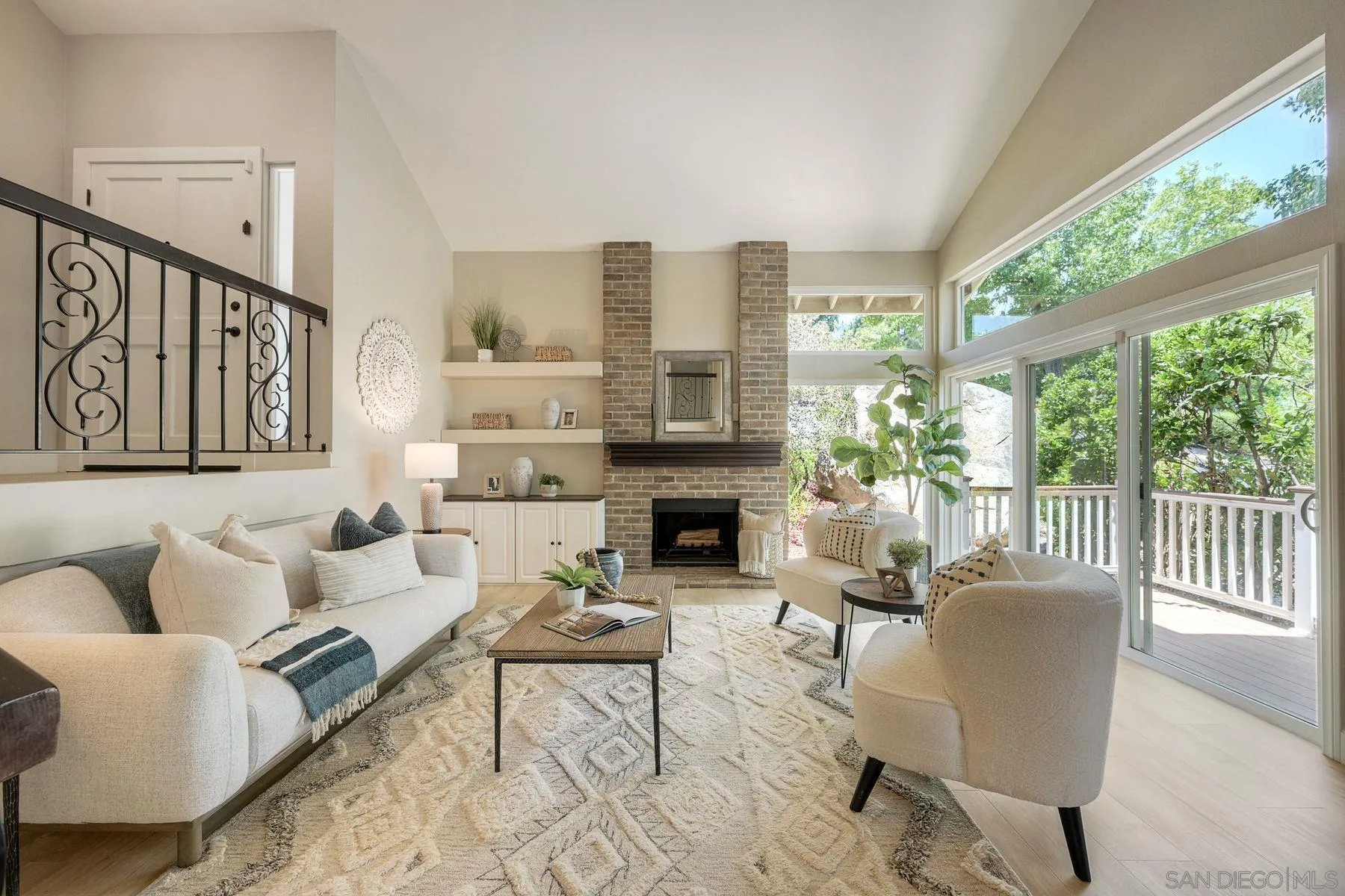https://cdn.realtyfeed.com/cdn/127/260017631/0054e97f74d6d862c459dda1934025f3.webp