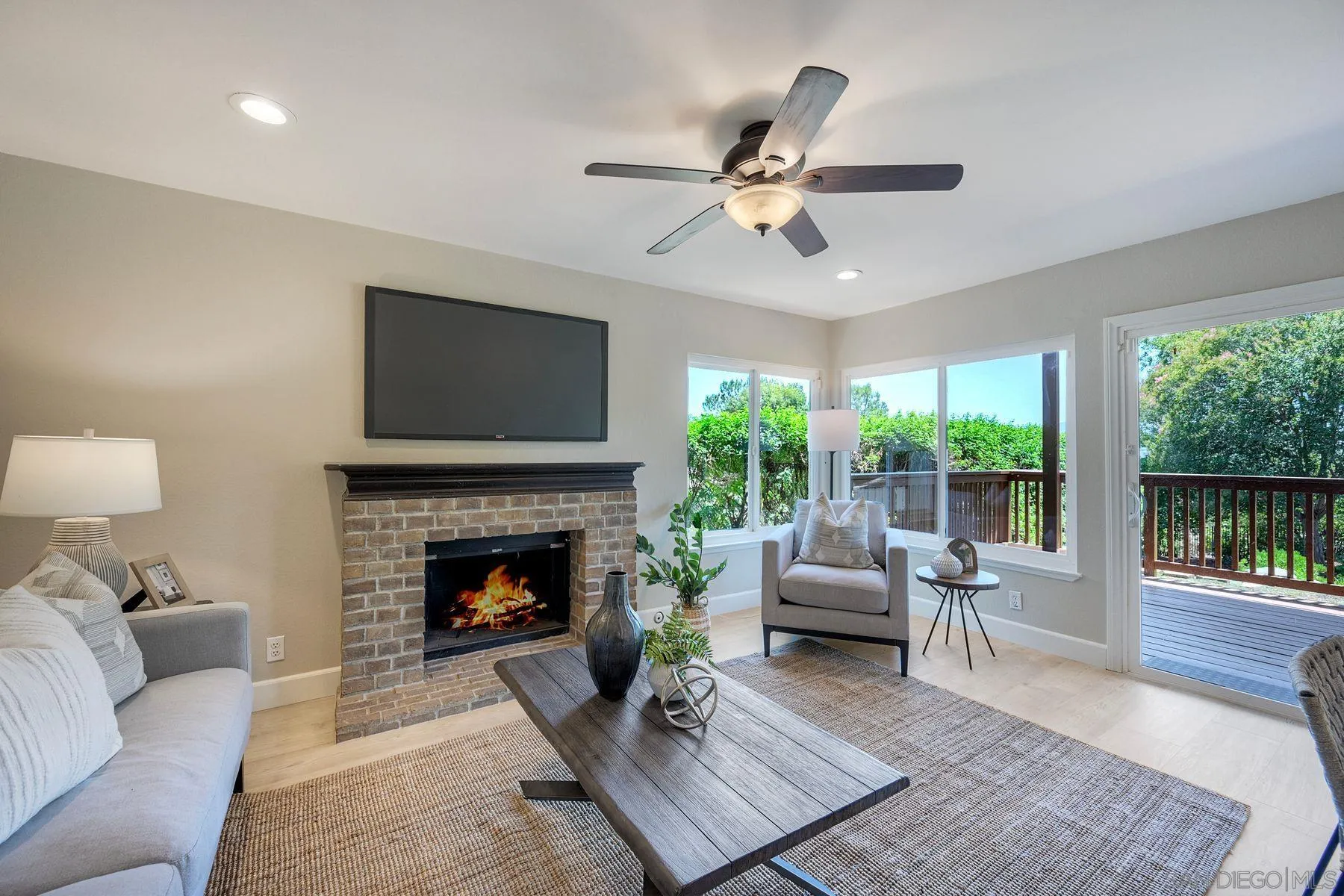 https://cdn.realtyfeed.com/cdn/127/260017631/6237d3bea590496ef161b5fed00b8d51.webp