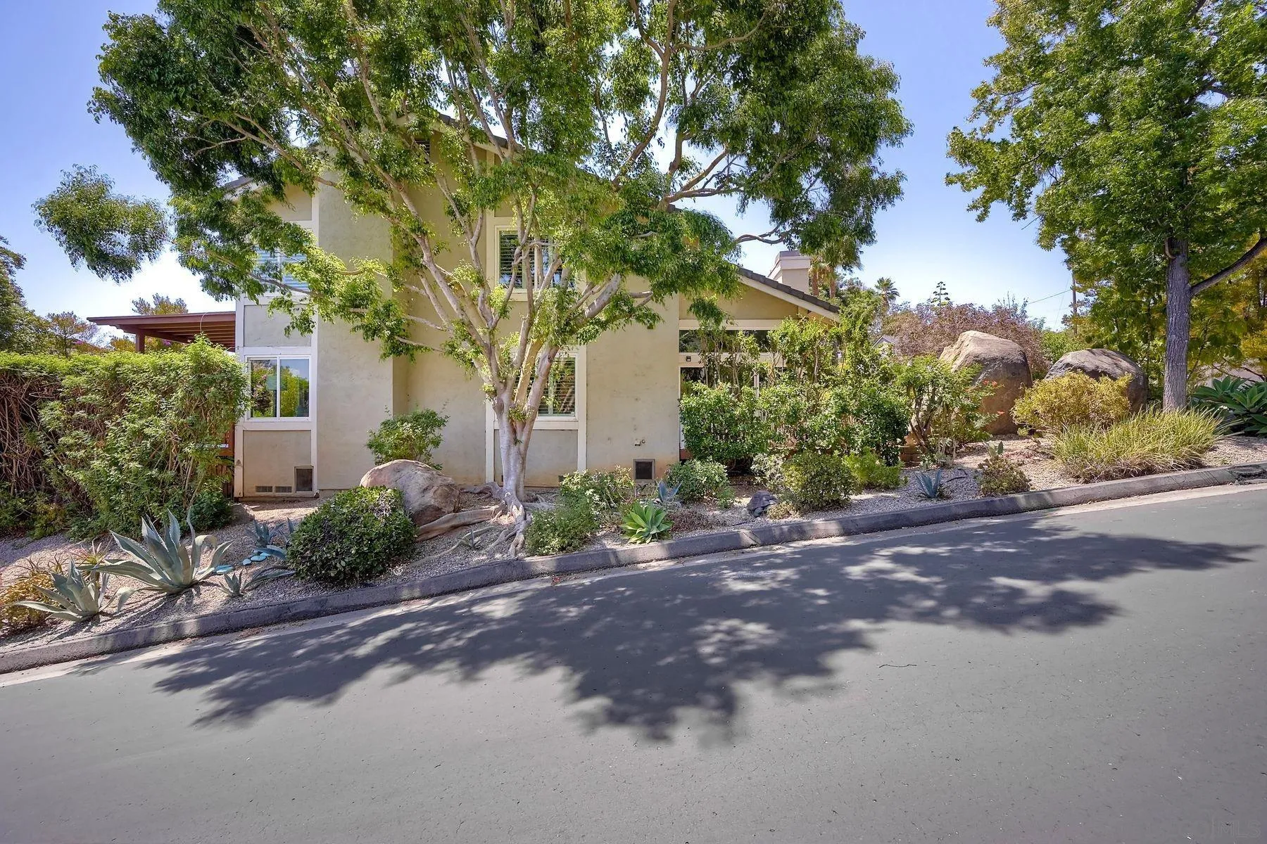 https://cdn.realtyfeed.com/cdn/127/260017631/81b407a67a2fd3cf584870f837e7ac47.webp