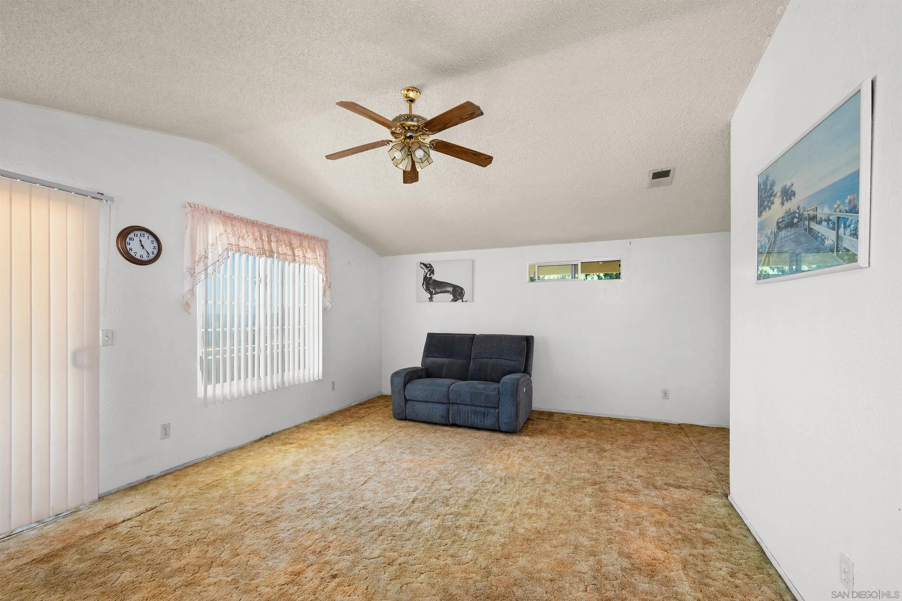 https://cdn.realtyfeed.com/cdn/127/260017632/1f974821e7639969c15de8b682f6f072.webp