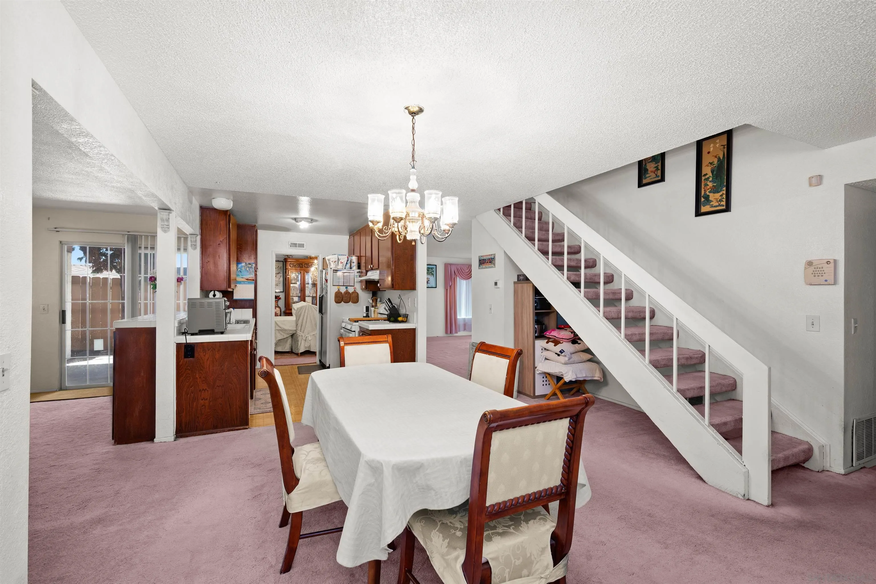 https://cdn.realtyfeed.com/cdn/127/260017632/55bd7748a5c321b81897c08e95f5c18a.webp